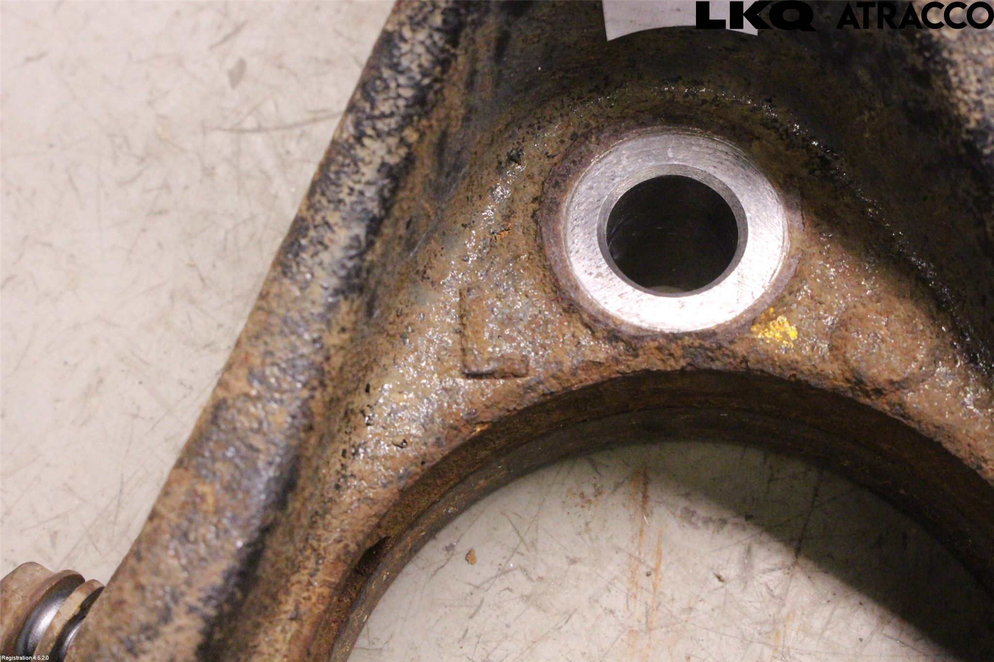 Toyota COROLLA CROSS XG10 22- Spindel Vf
