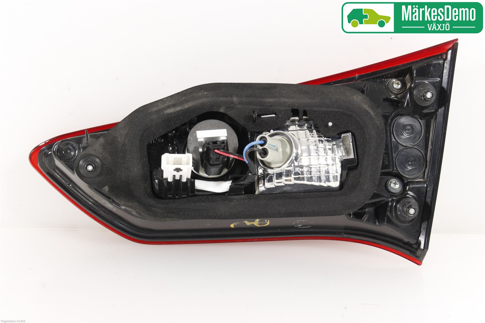 Toyota YARIS XP130 15-20 Baklykt Venstre  På Luke(Indre