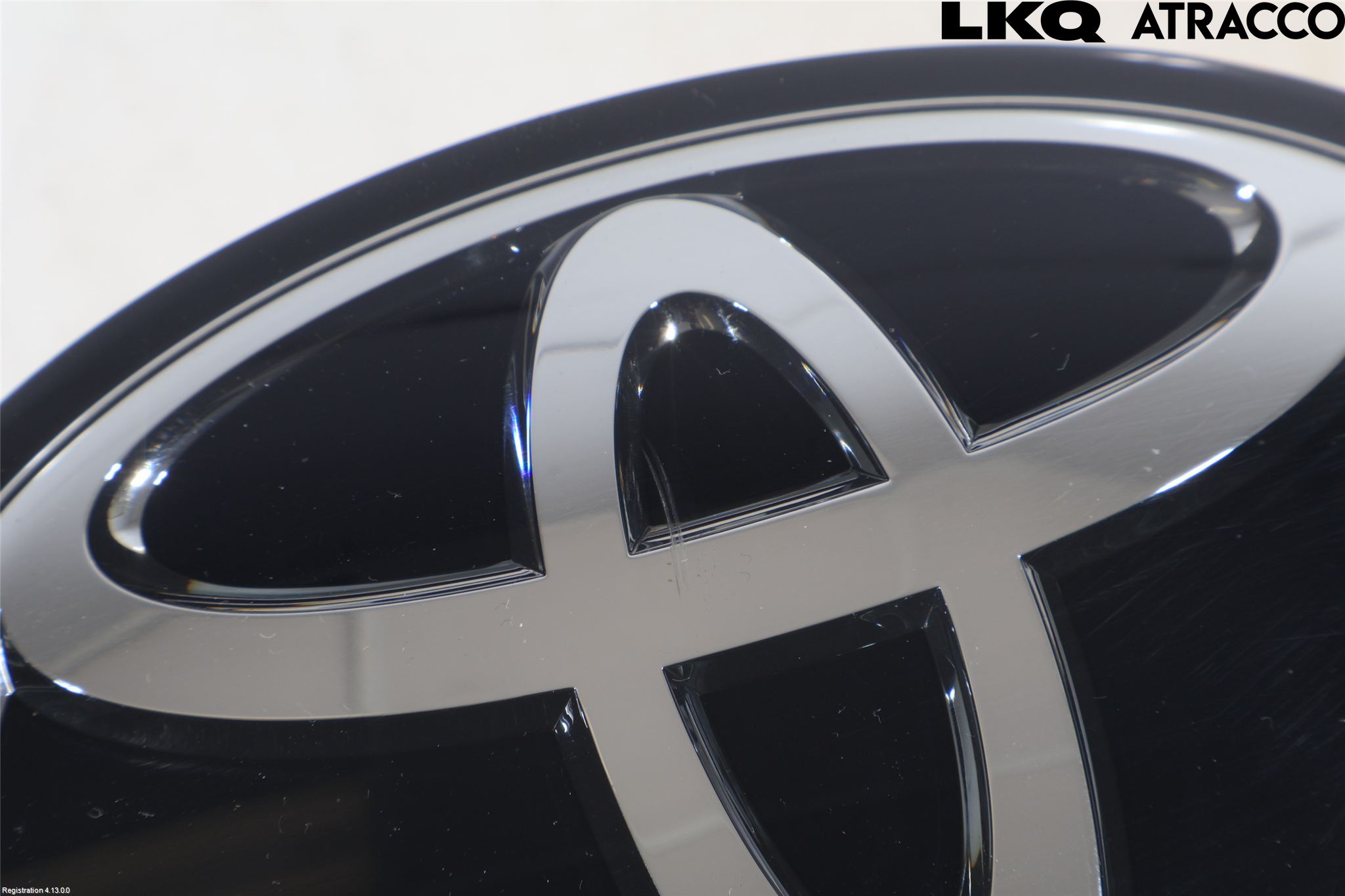 Toyota COROLLA CROSS XG10 22- Emblem