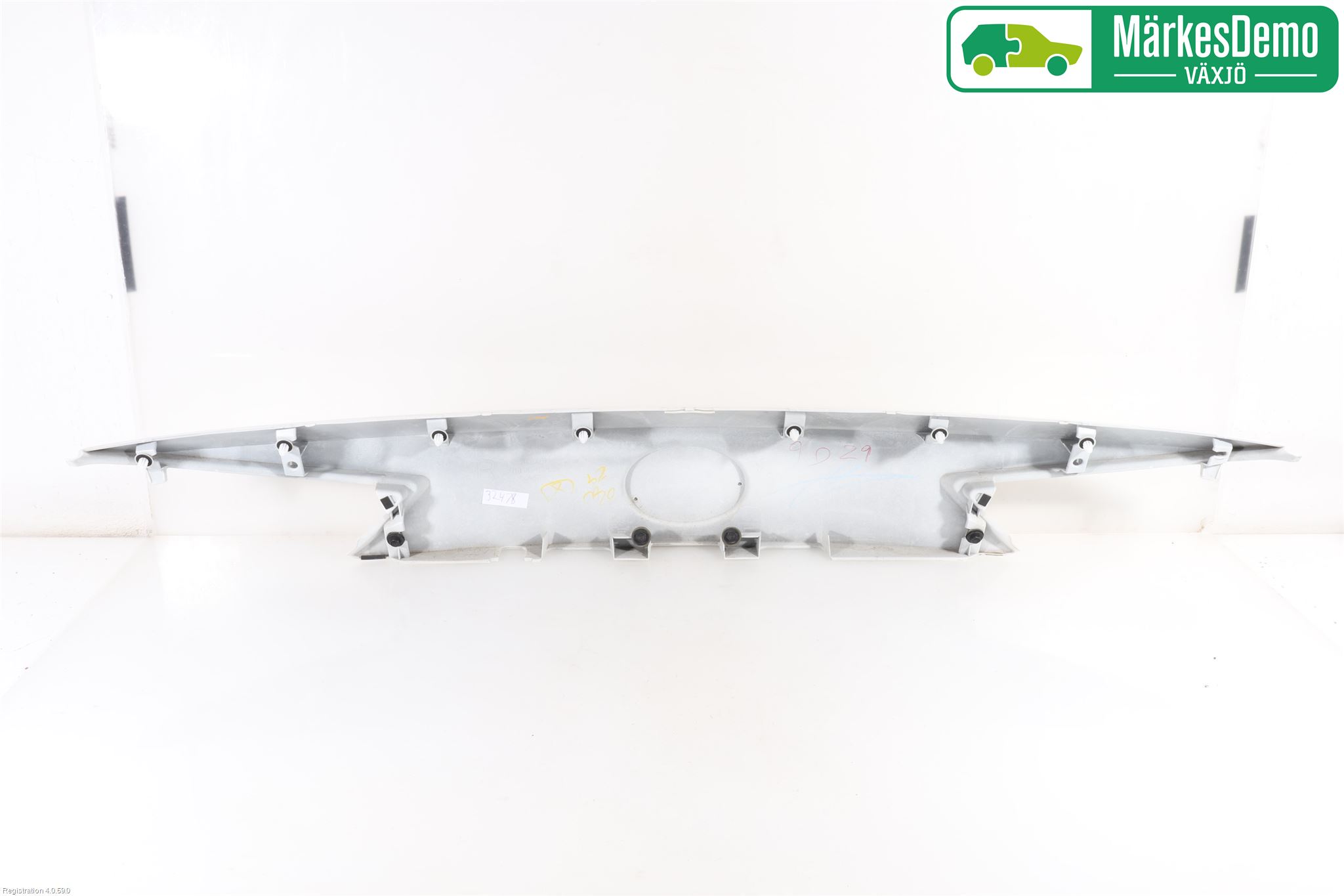 Toyota AURIS 13-19 Refleksplate - Skiltplate