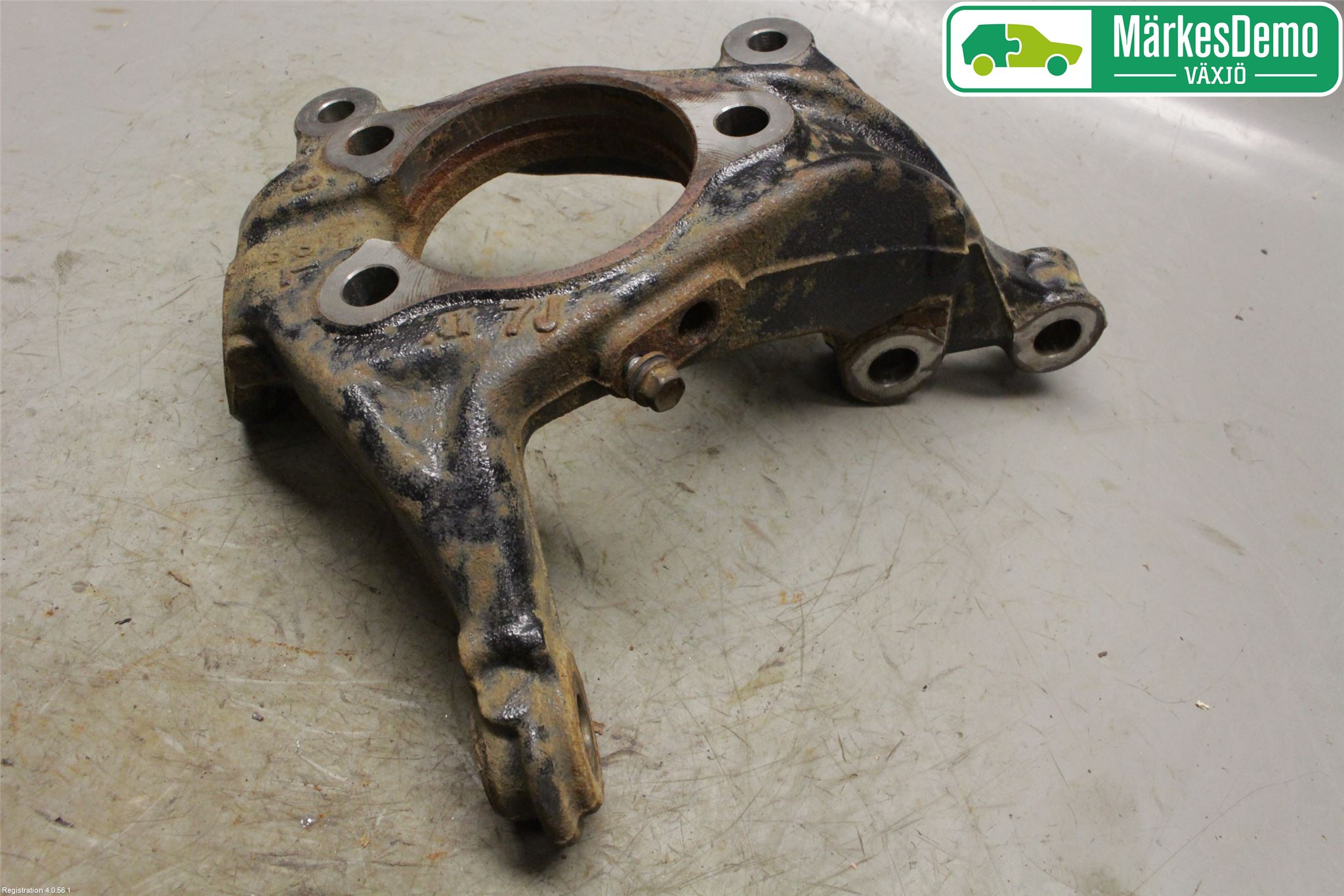Toyota PRIUS (ZVW50) 16-21 Spindel Vf
