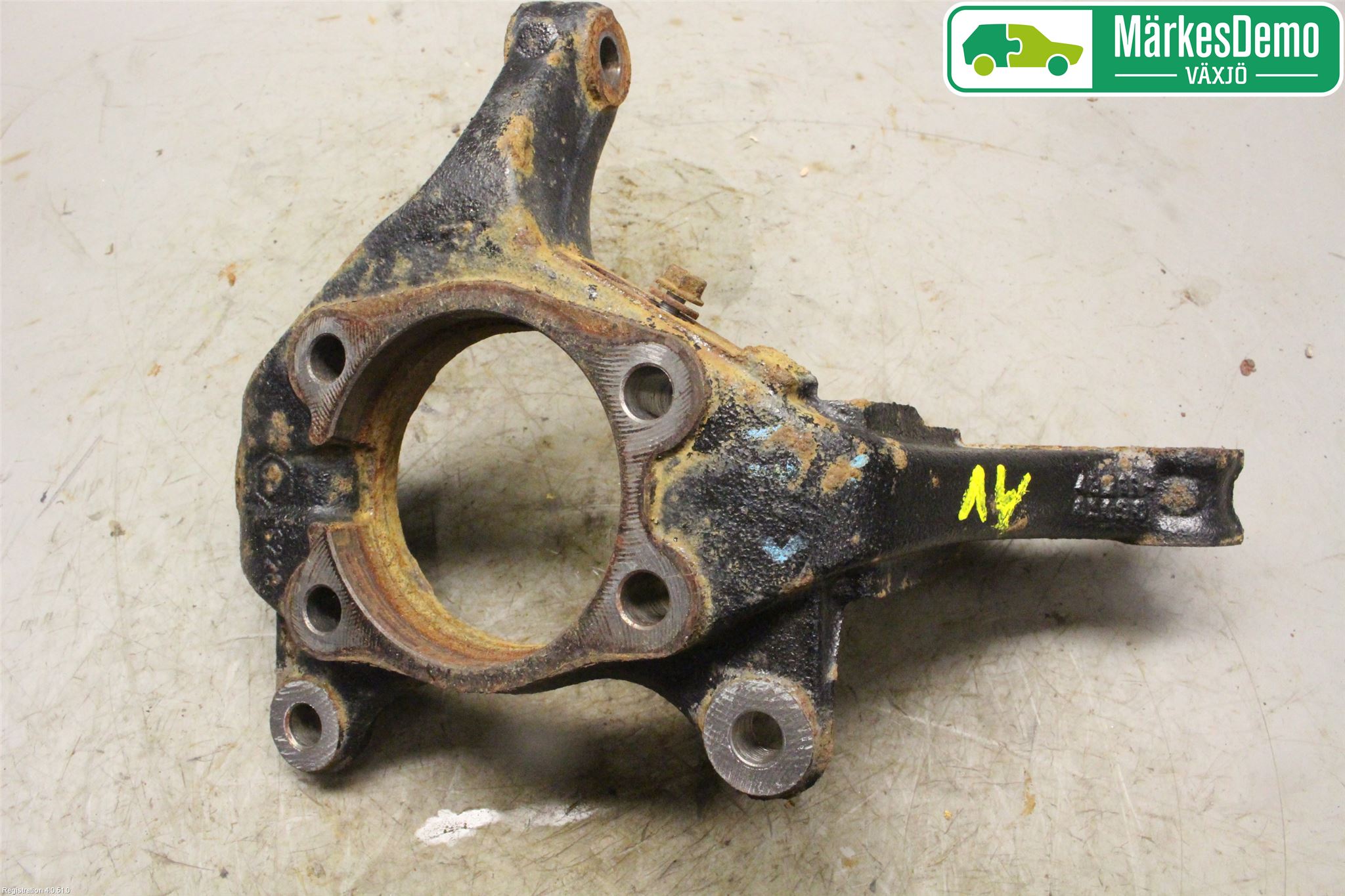 Toyota AURIS 13-19 Spindel Hf
