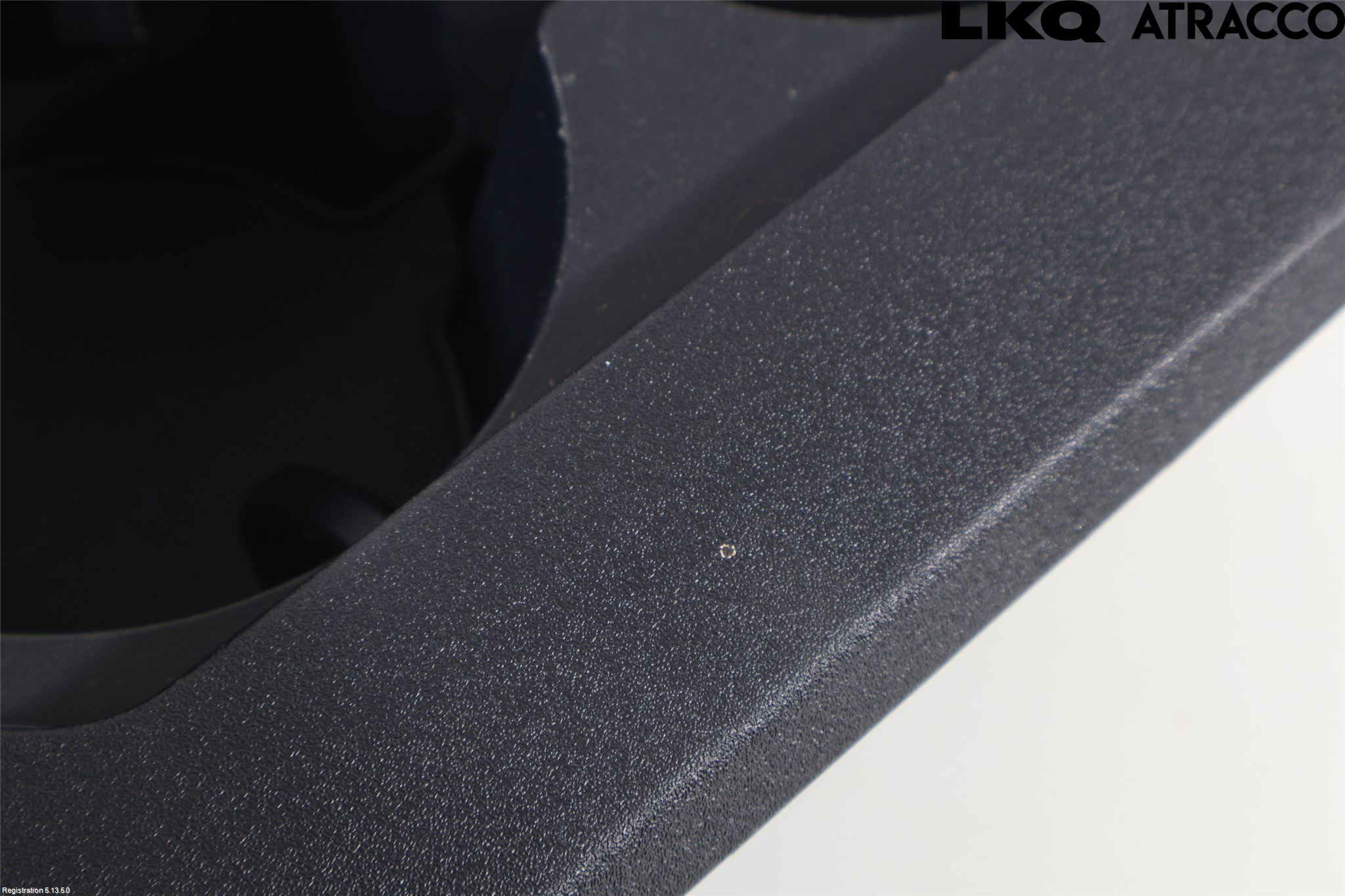 Toyota bZ4X EA10 22- Innr Koppholder