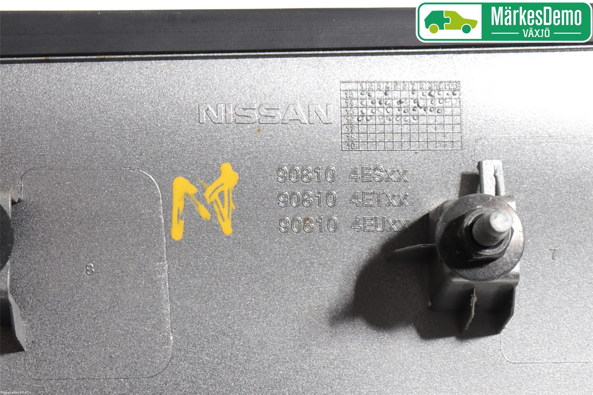 Nissan QASHQAI 14-17 Refleksplate - Skiltplate