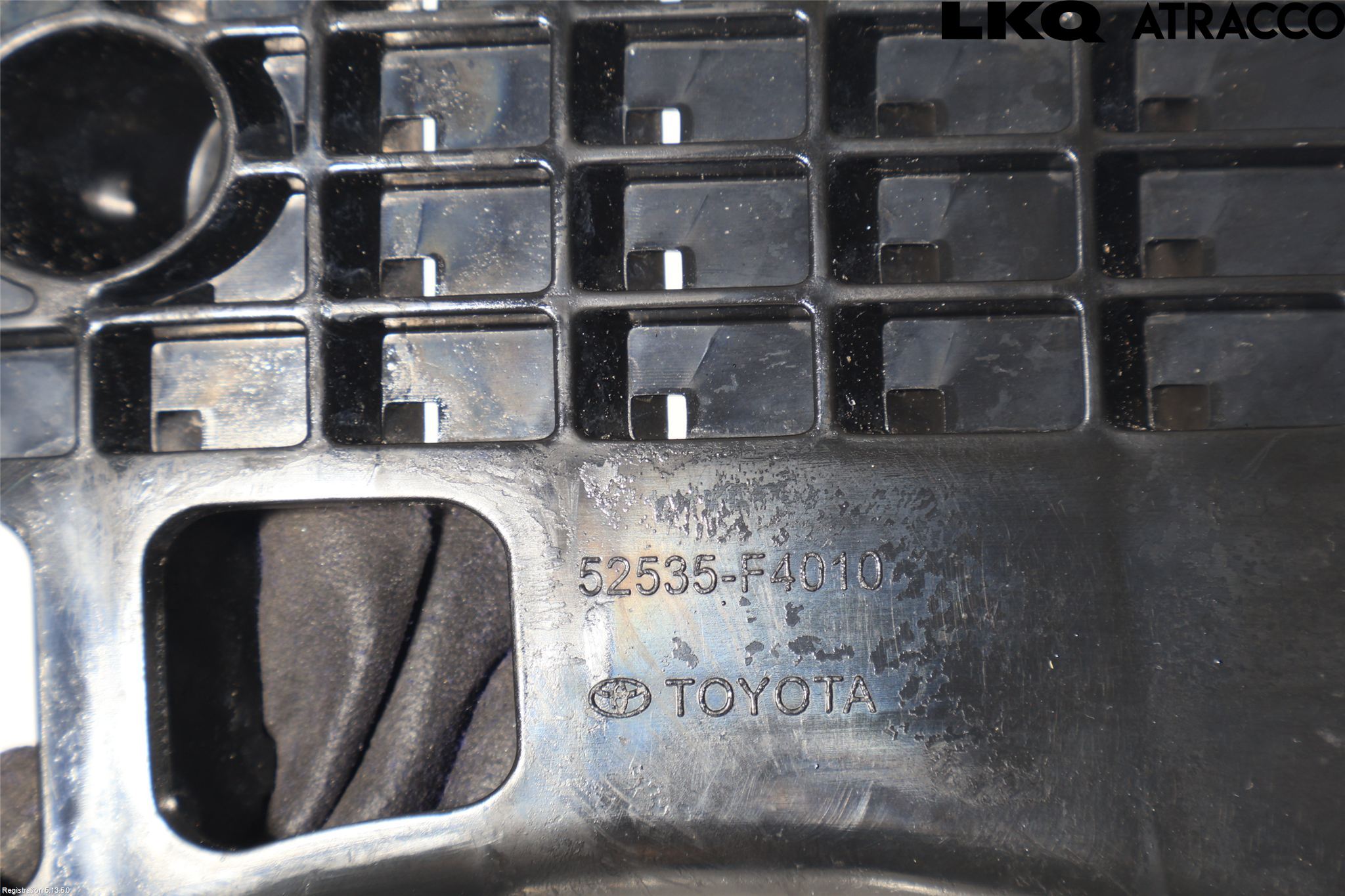 Toyota C-HR 16-23 Støtfangerfeste Foran Høyre