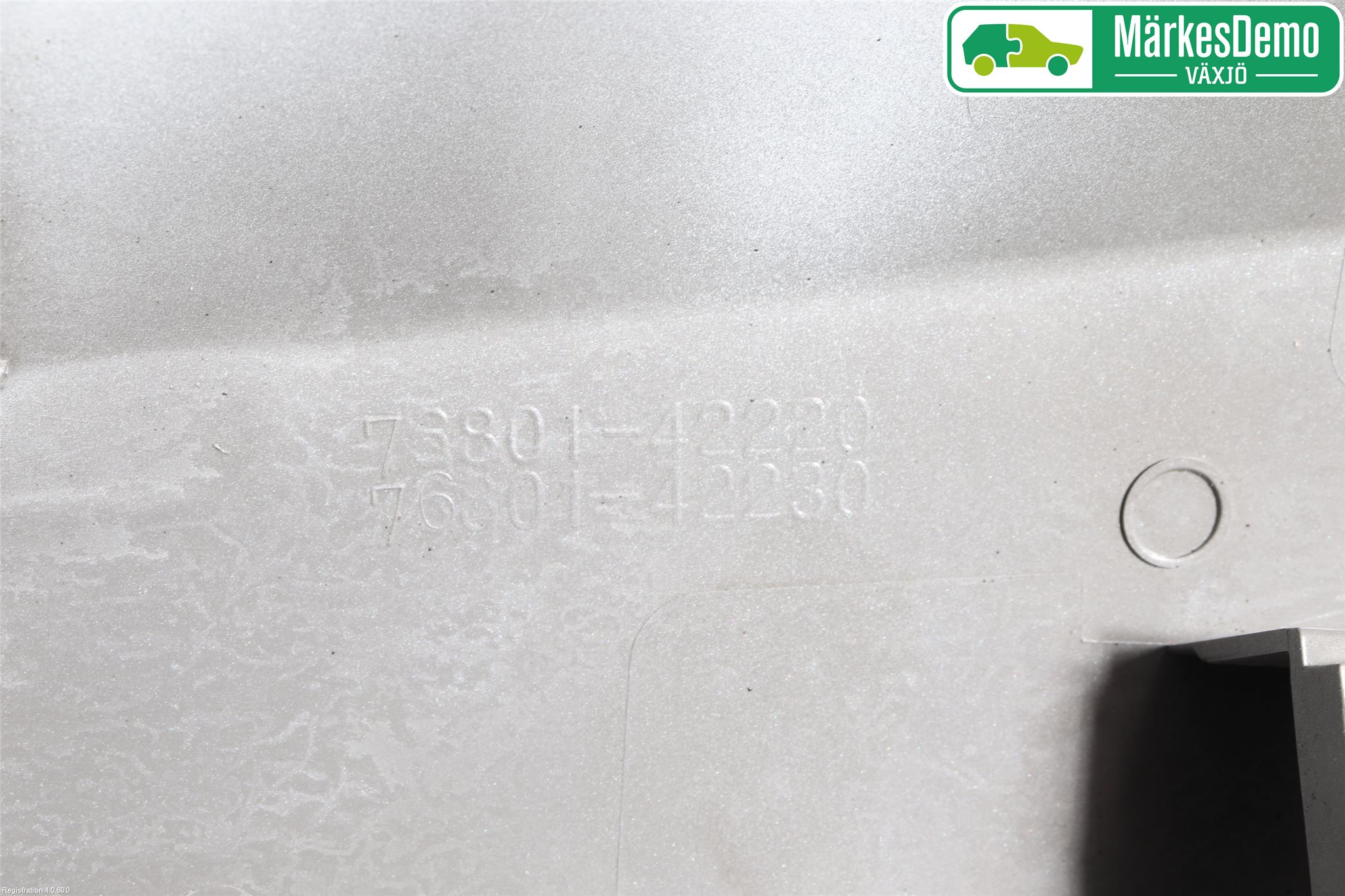 Toyota RAV4 13-18 Refleksplate - Skiltplate