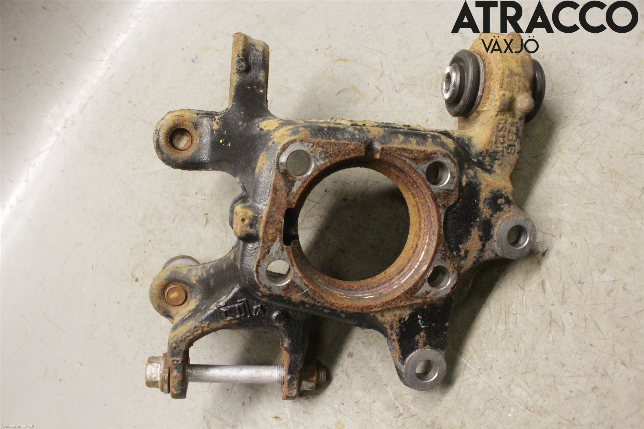 Toyota AVENSIS 16-18 Spindel Hb