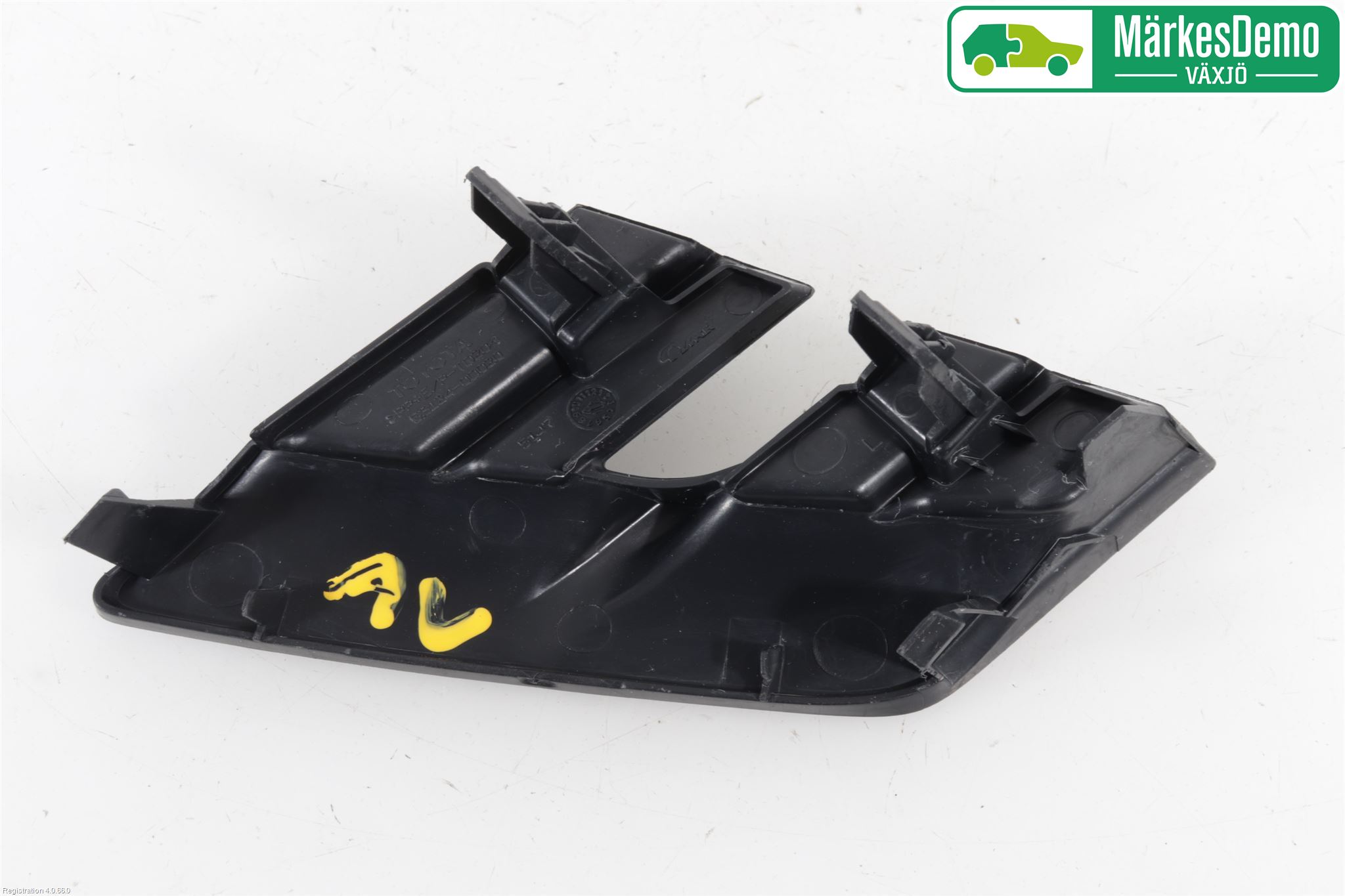 Toyota YARIS XP130 12-14 Grilldel Venstre