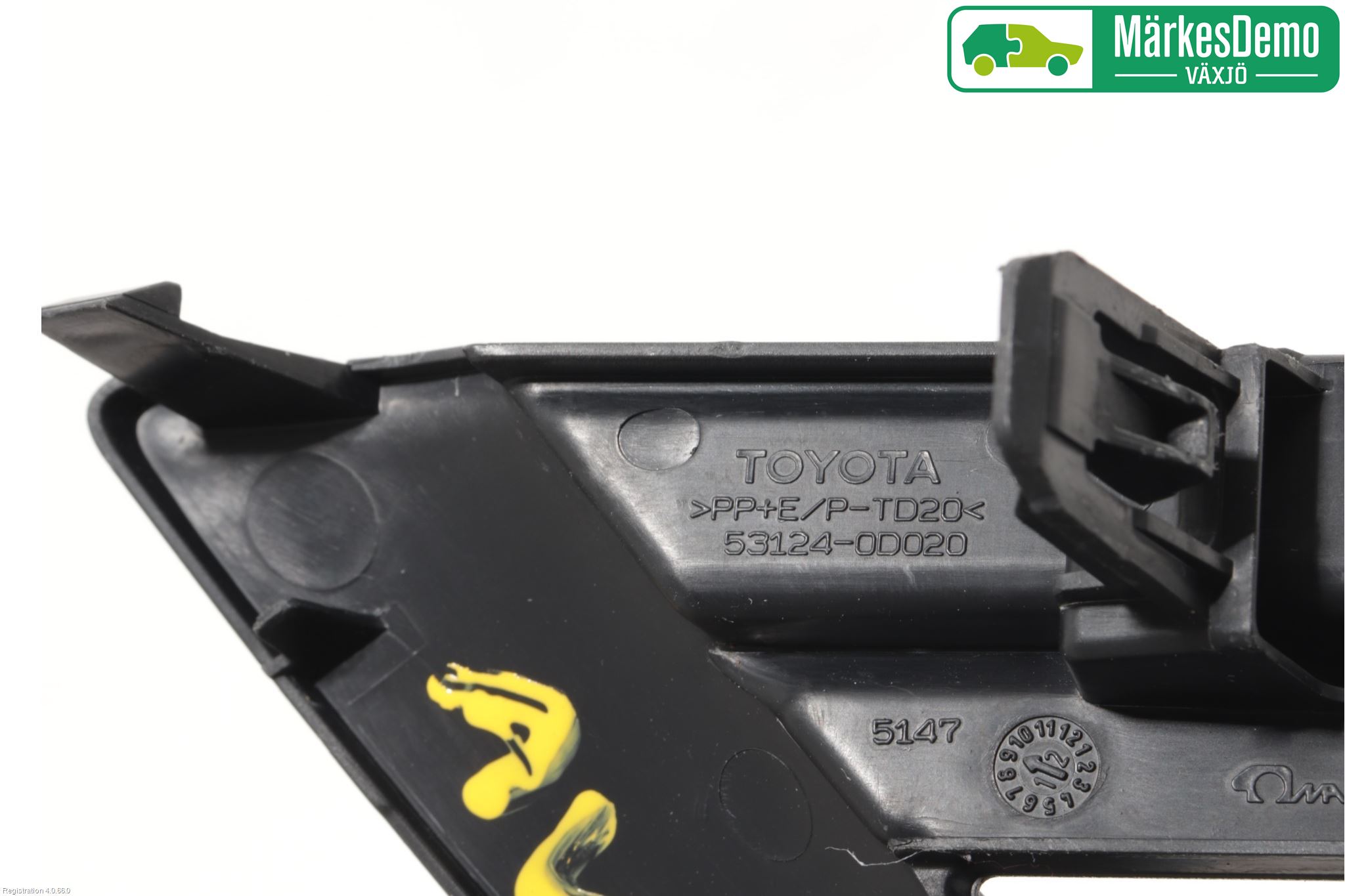 Toyota YARIS XP130 12-14 Grilldel Venstre