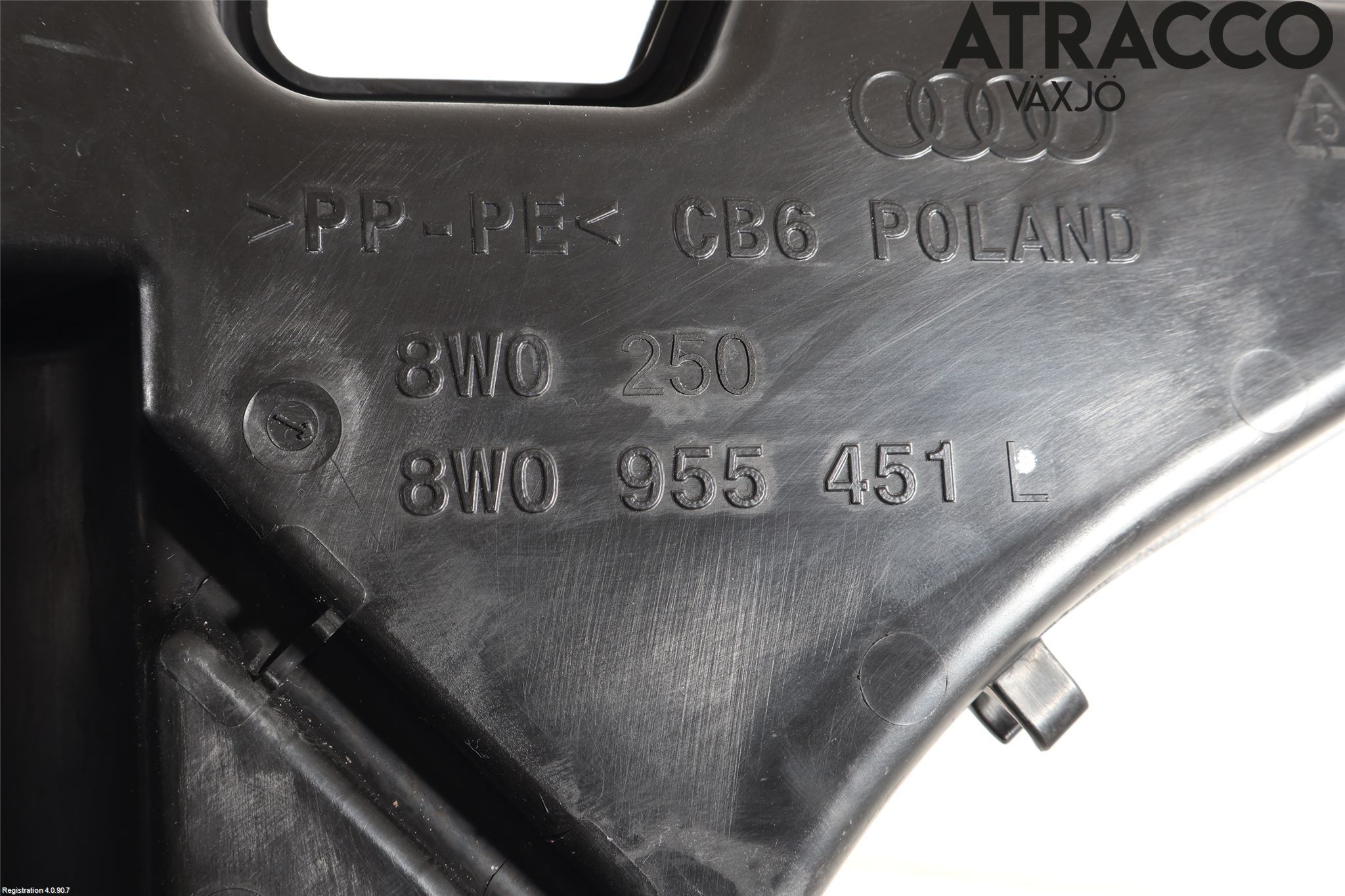 Audi A4/S4 B9 16-19 Spylerbeholder Frontrute-Lykte