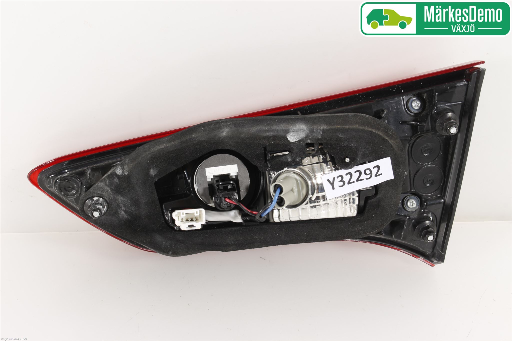 Toyota YARIS XP130 15-20 Baklykt Venstre  På Luke(Indre
