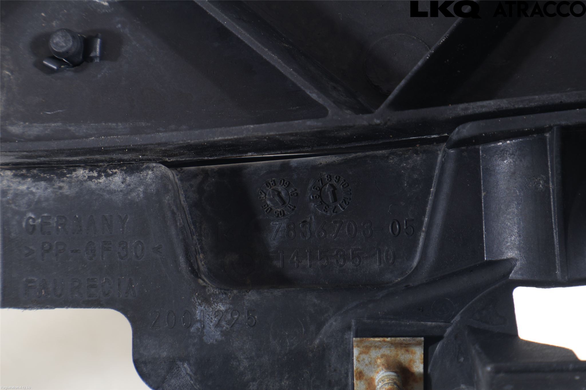 BMW 1 E87/81 5D/3D 03-11 Frontlykt Holder-Feste