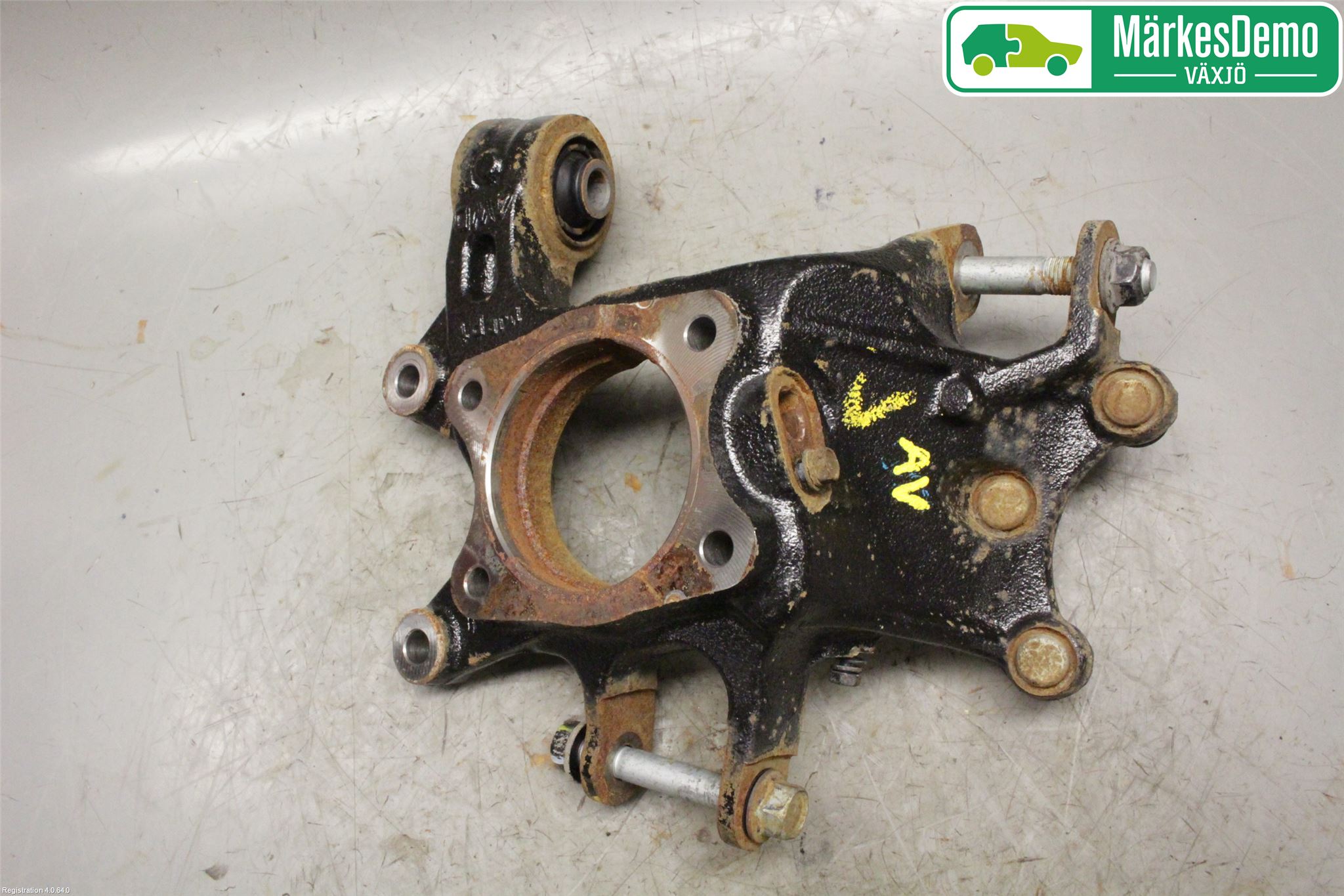 Hyundai TUCSON 05- Spindel Vb