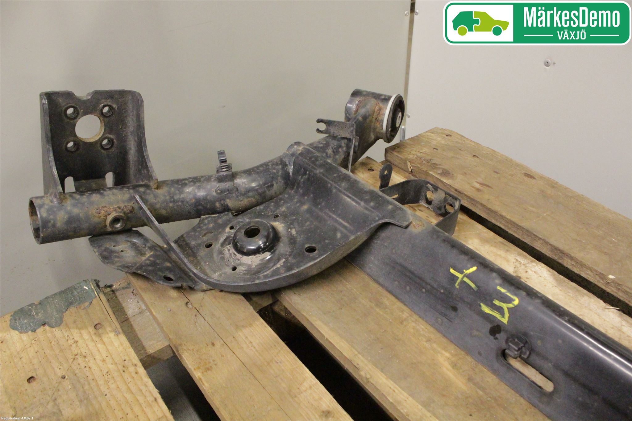 Renault CLIO IV 12-16 Bakaksel Feste Travers-Ramme