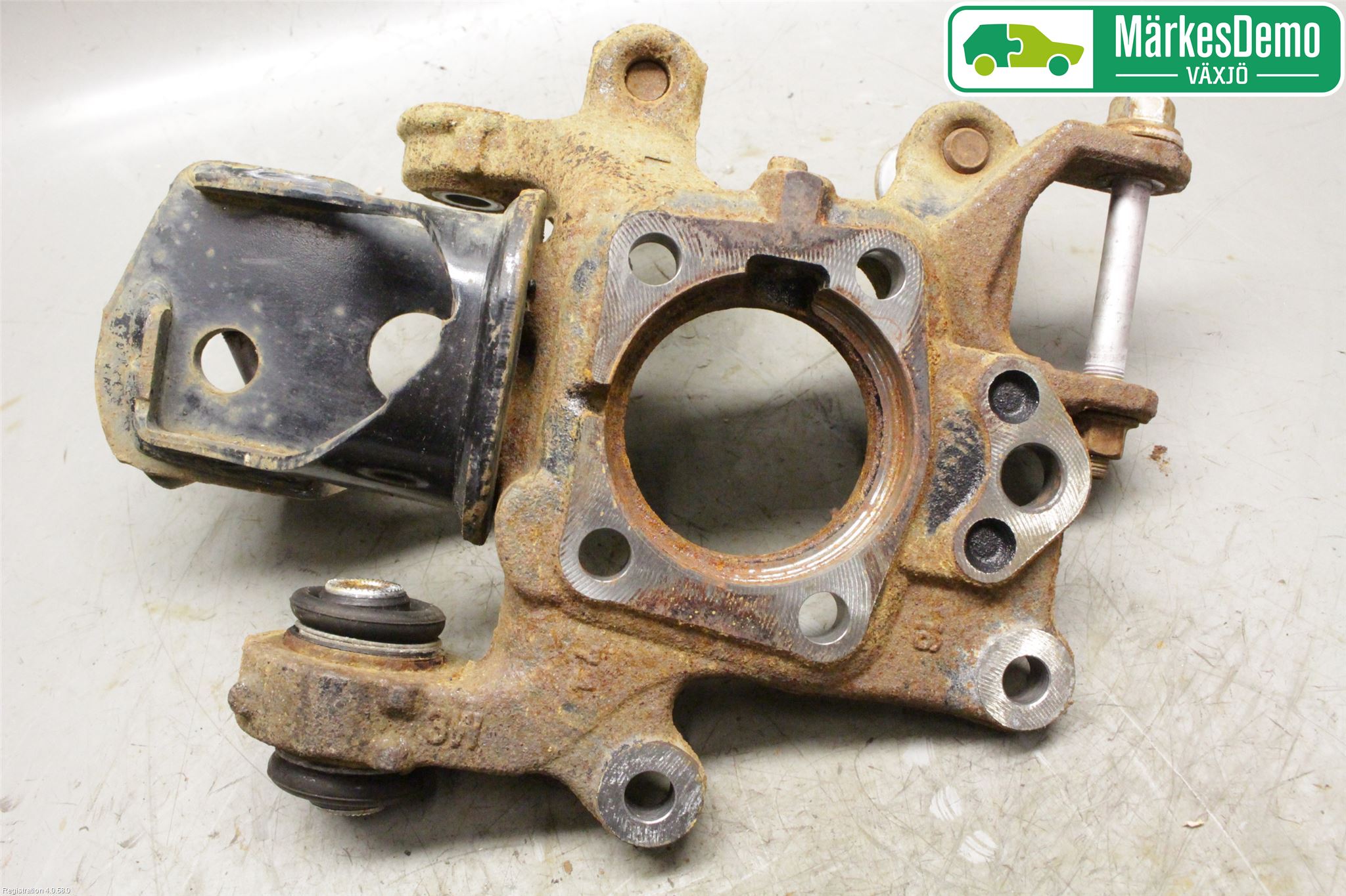 Toyota RAV4 13-18 Spindel Vb