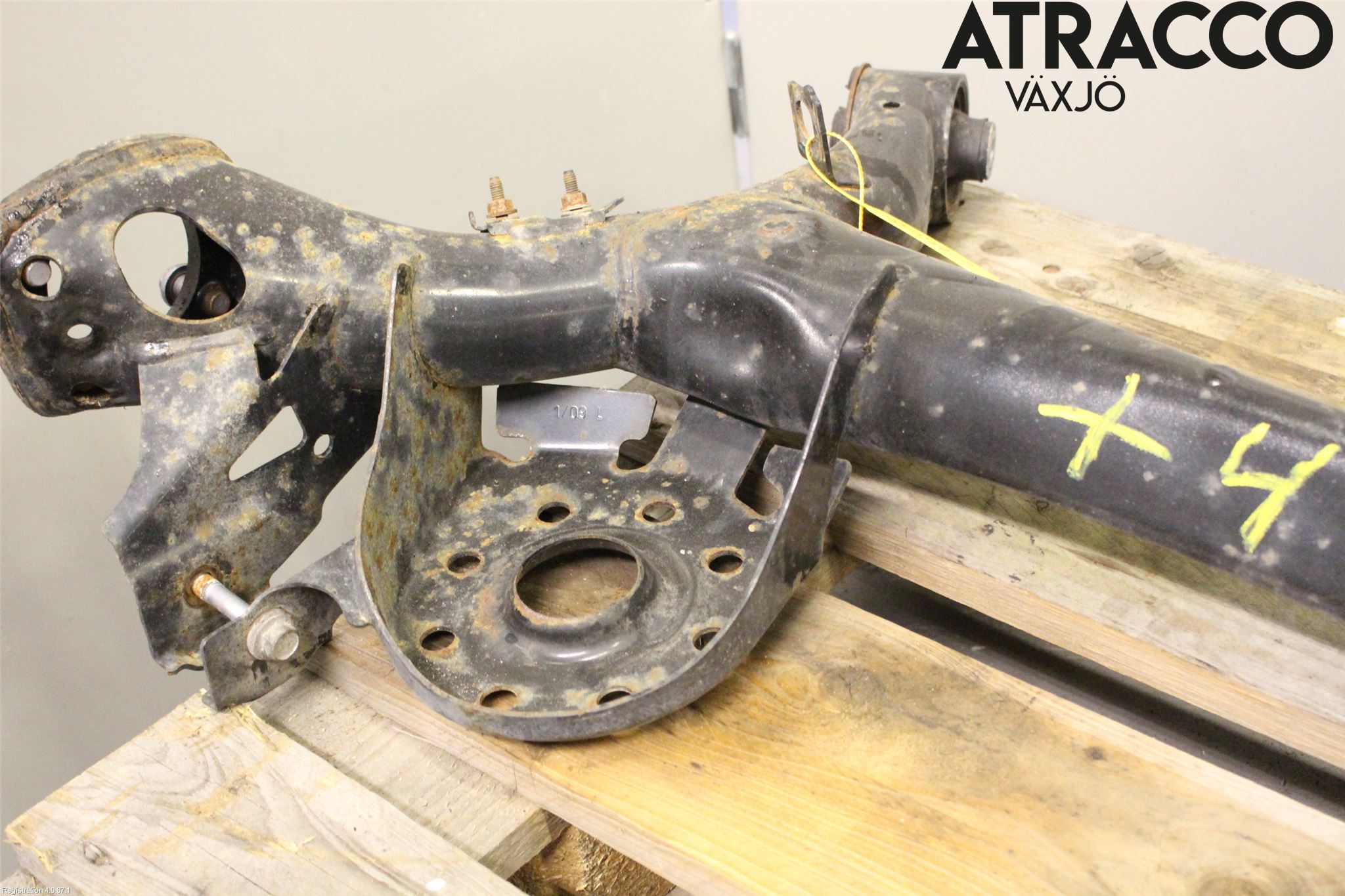 Toyota YARIS XP130 15-20 Bakaksel Feste Travers-Ramme