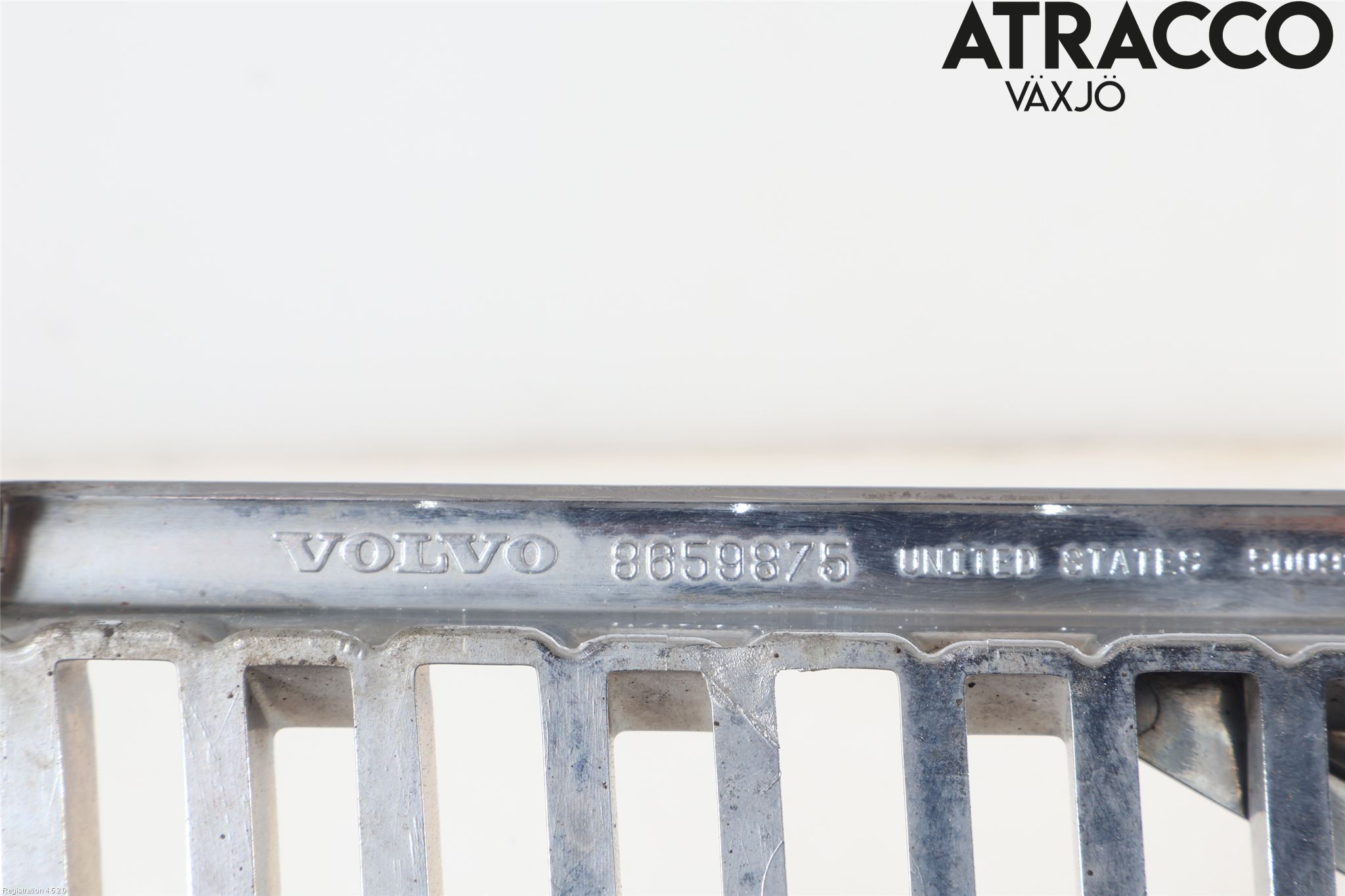 Volvo V70 00-04 Grill Komplett