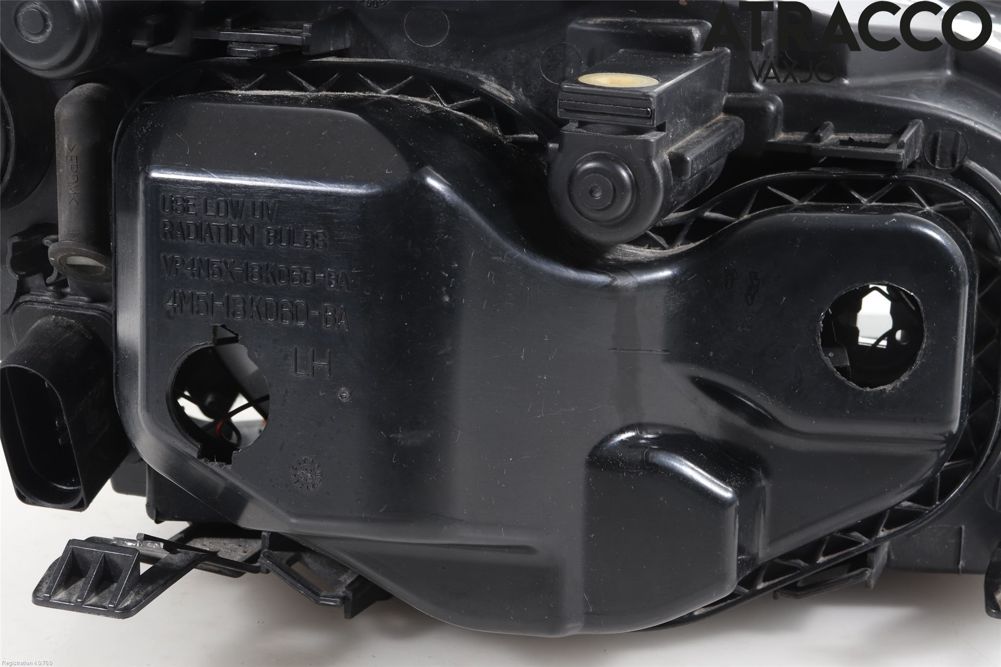 Ford FOCUS     04-07 Frontlykt Venstre