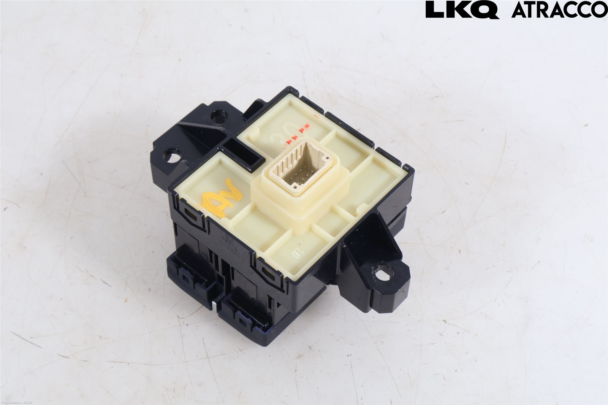 Toyota bZ4X EA10 22- Bryter Parkeringsbrems
