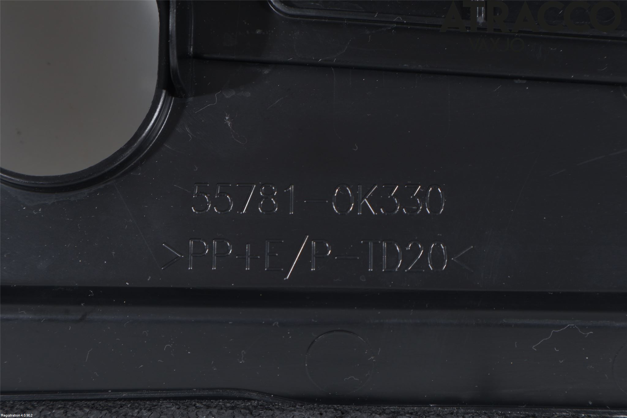 Toyota HILUX 16- Visker Deksel-Grill-Under Frr