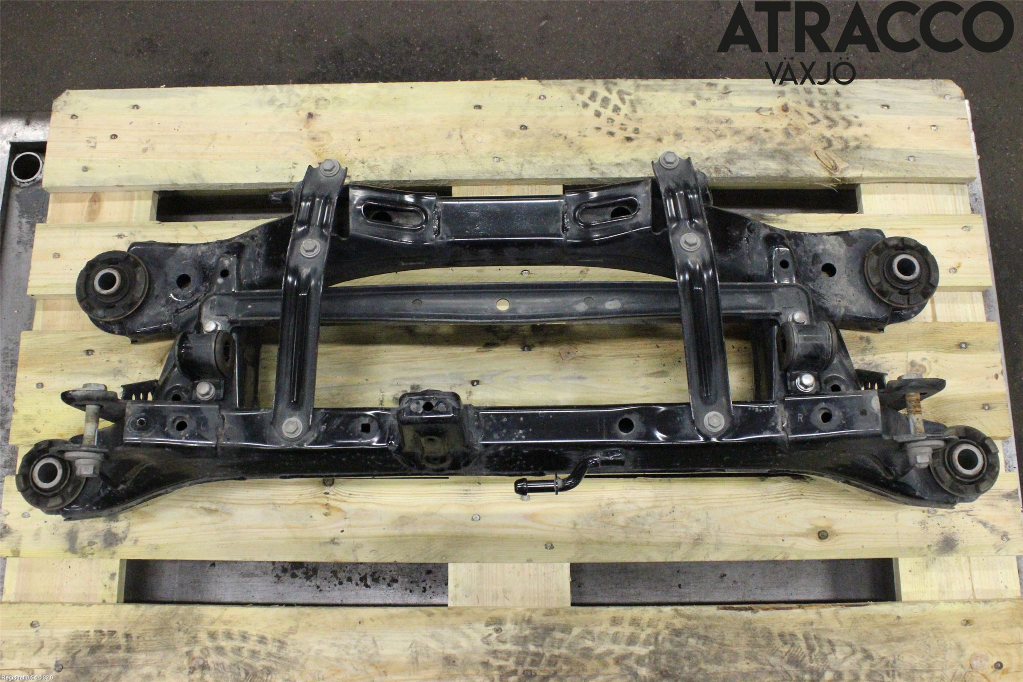 Toyota AURIS 13-19 Bakaksel Feste Travers-Ramme