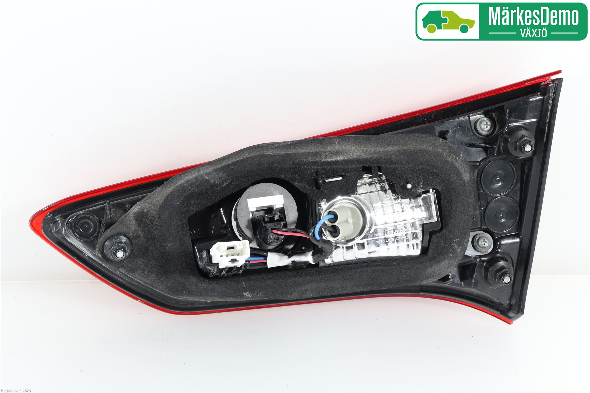 Toyota YARIS XP130 15-20 Baklykt Venstre  På Luke(Indre