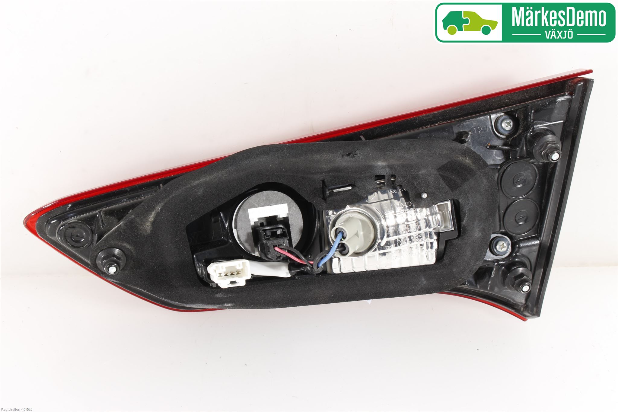 Toyota YARIS XP130 15-20 Baklykt Venstre  På Luke(Indre