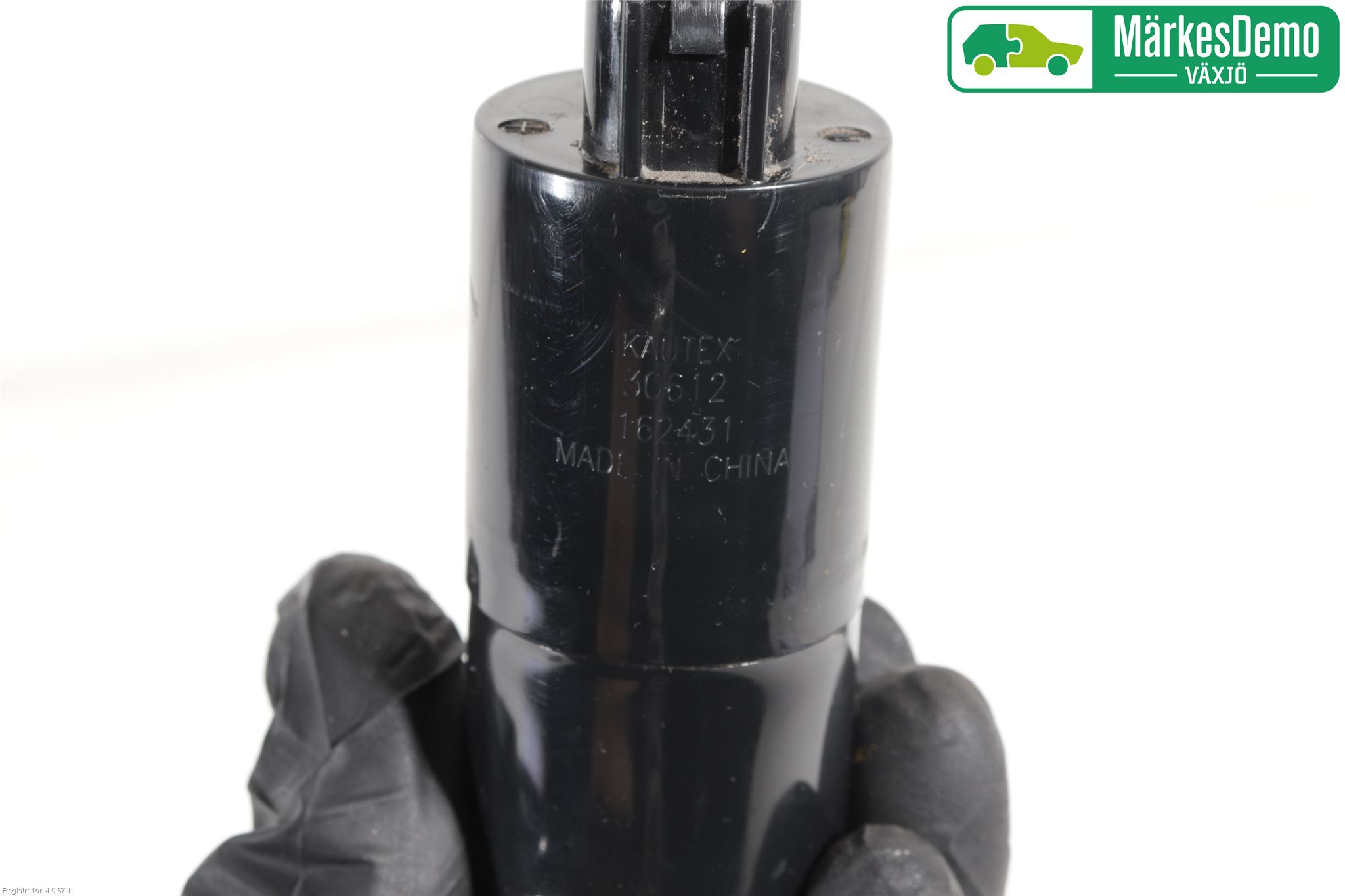 Nissan X-TRAIL 14-21 Spylerpumpe Bakluke