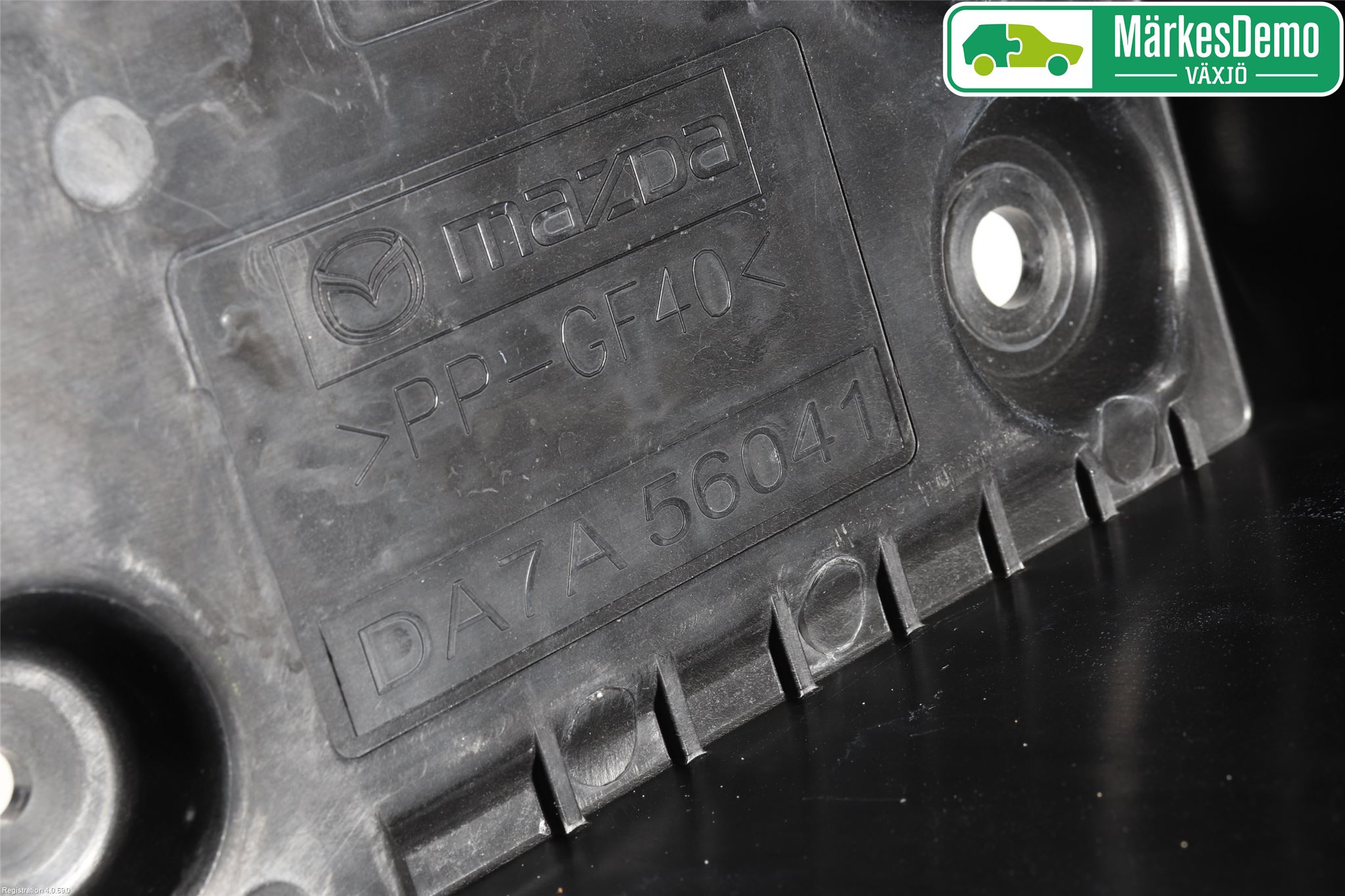 Mazda 2 (DJ) 15-22 Batterikasse - Feste - Holder