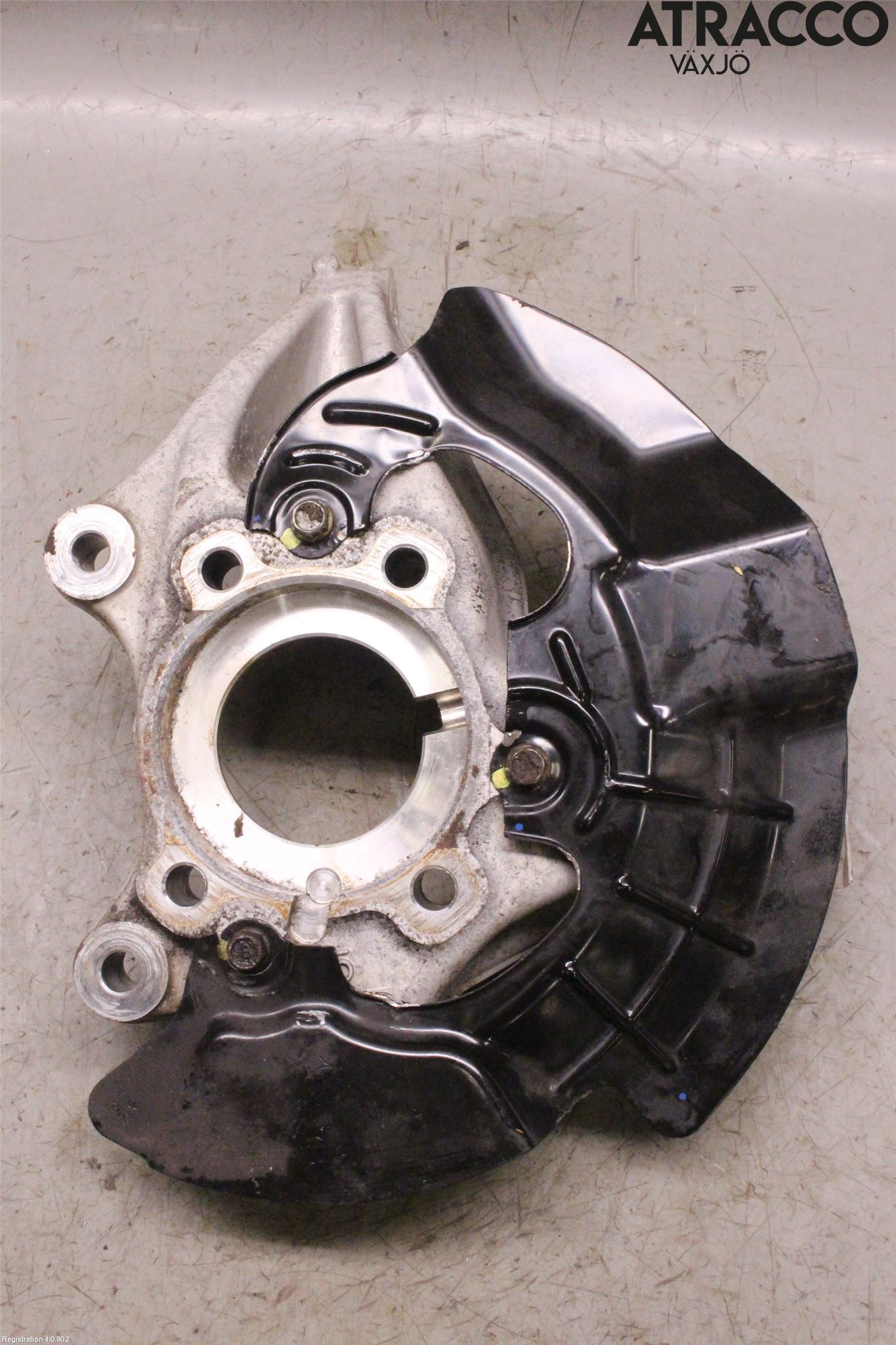 Hyundai TUCSON 05- Spindel Vf