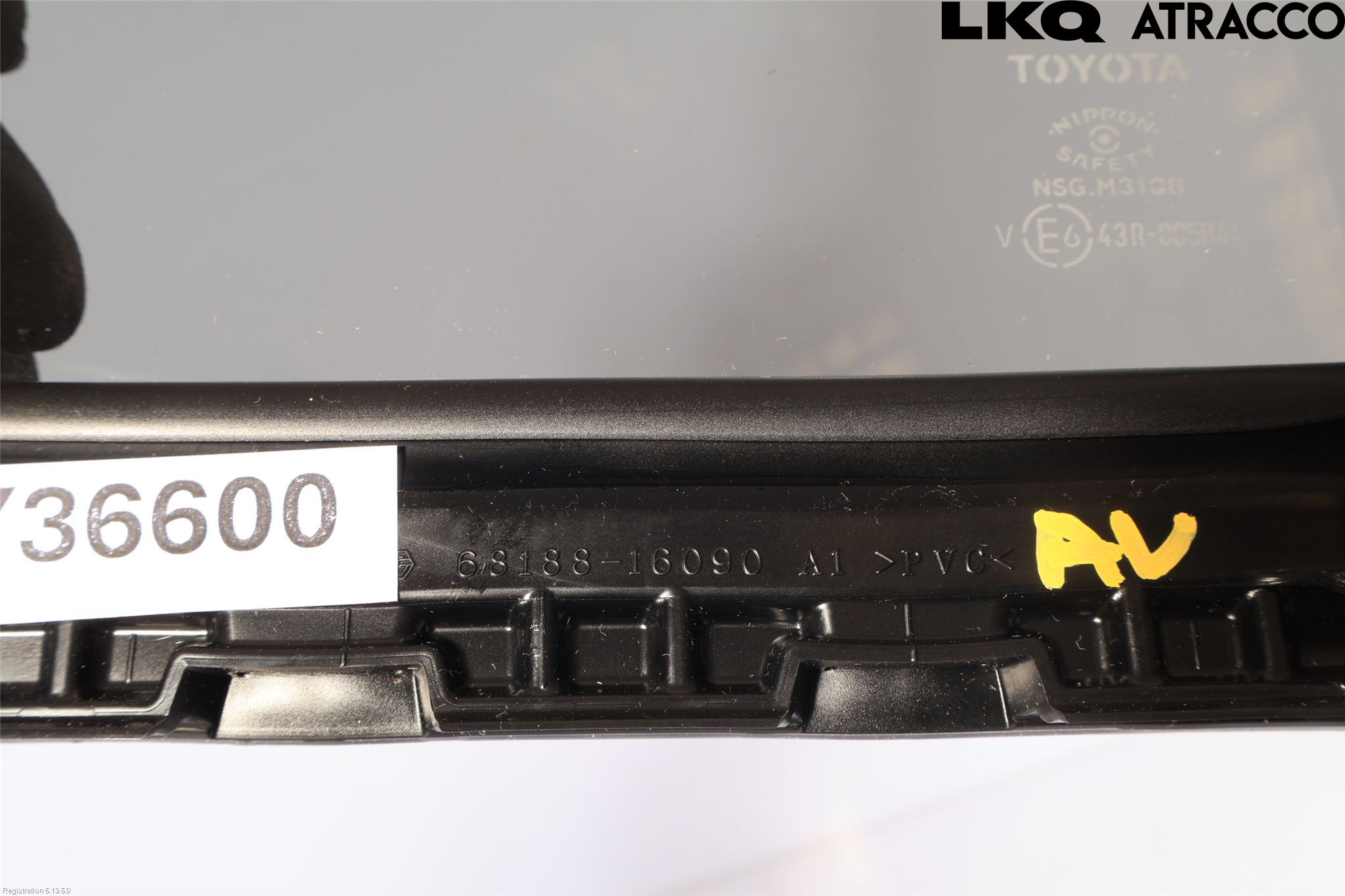 Toyota COROLLA CROSS XG10 22- Dørrute Bak Høyre Trekant 4D