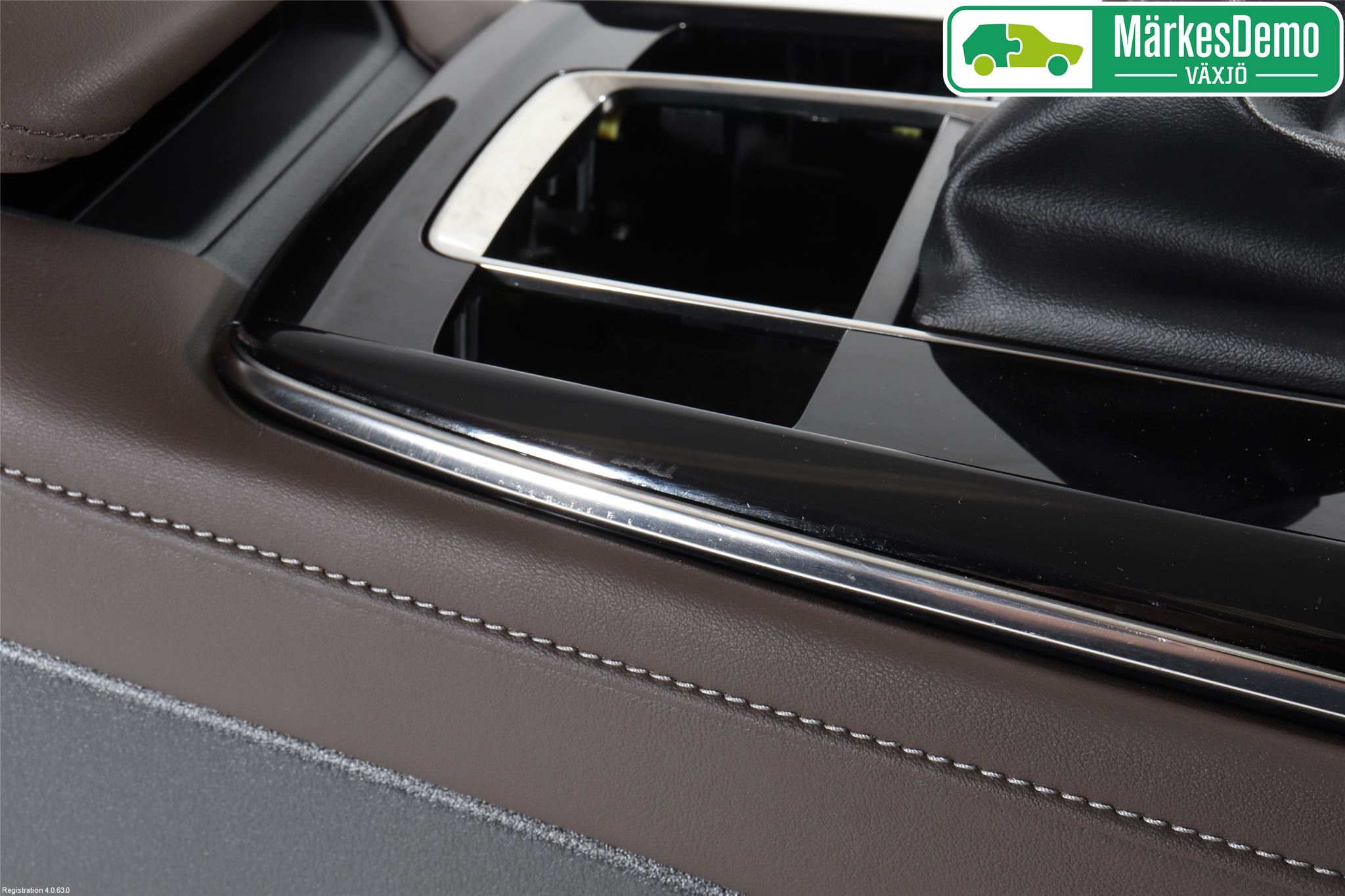 Mazda CX-30 20- Instrumentkonsoll Gulv