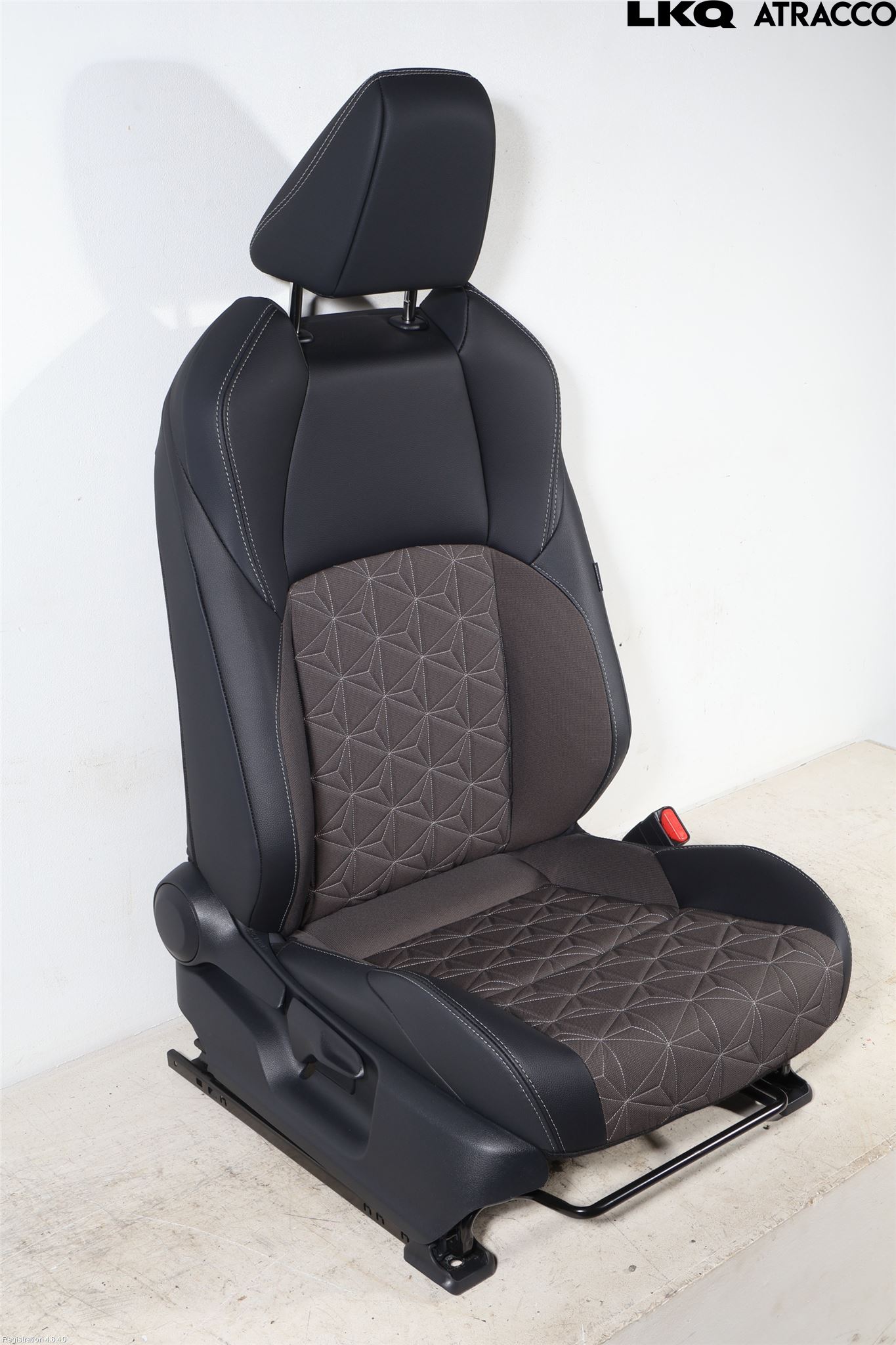 Toyota YARIS CROSS XP21 21- Innr Sete Foran Høyre