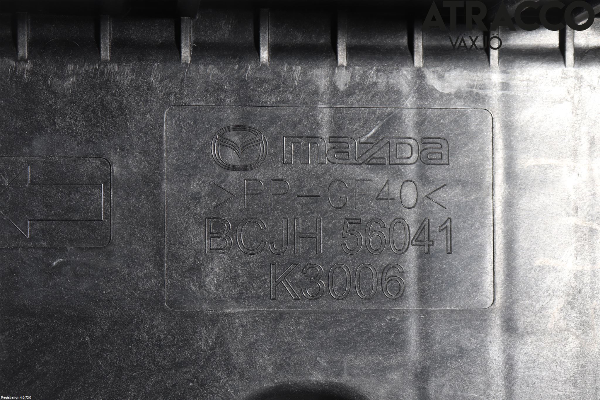 Mazda 3 IV 19- Batterikasse - Feste - Holder