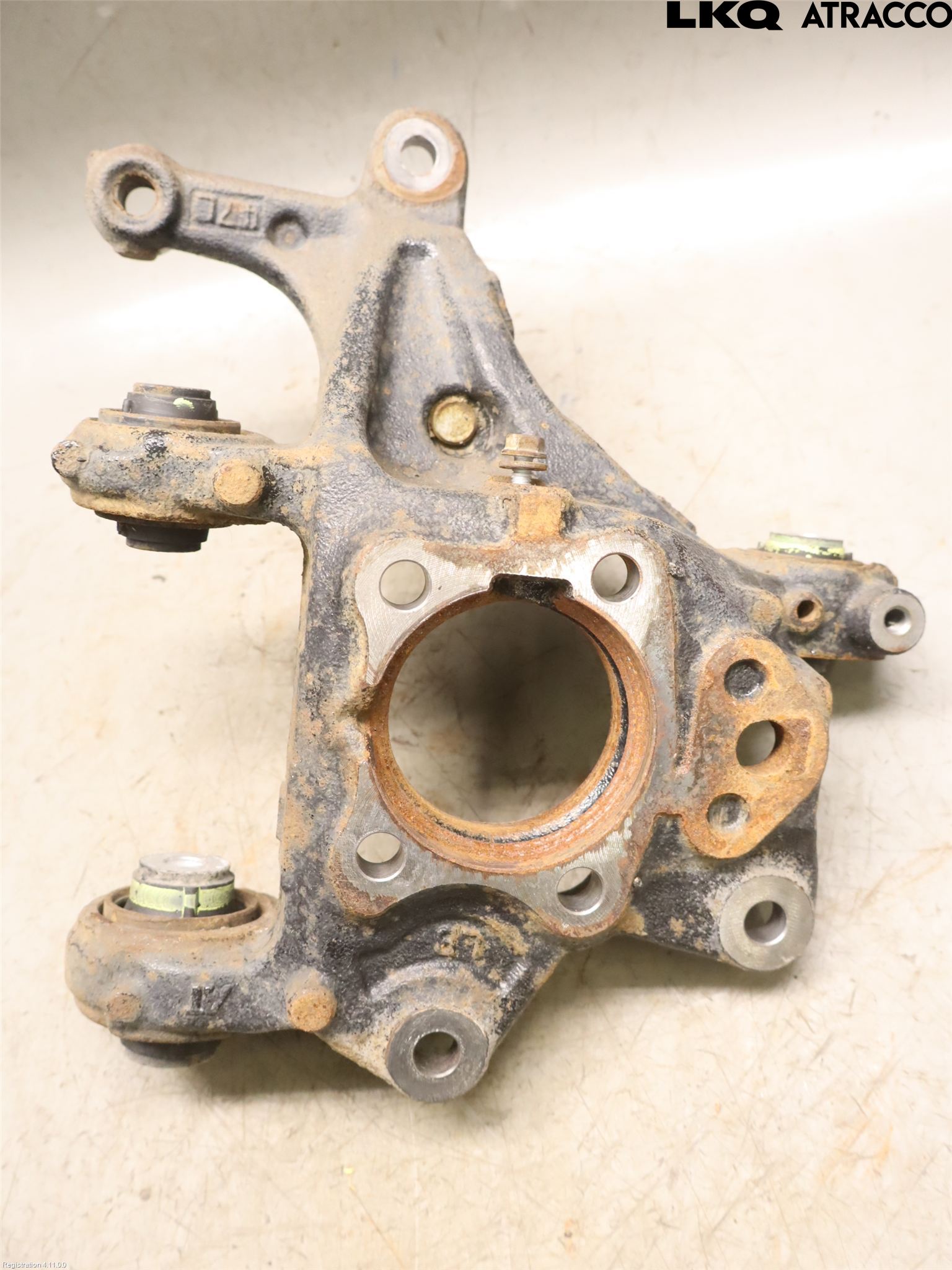 Toyota COROLLA CROSS XG10 22- Spindel Vb