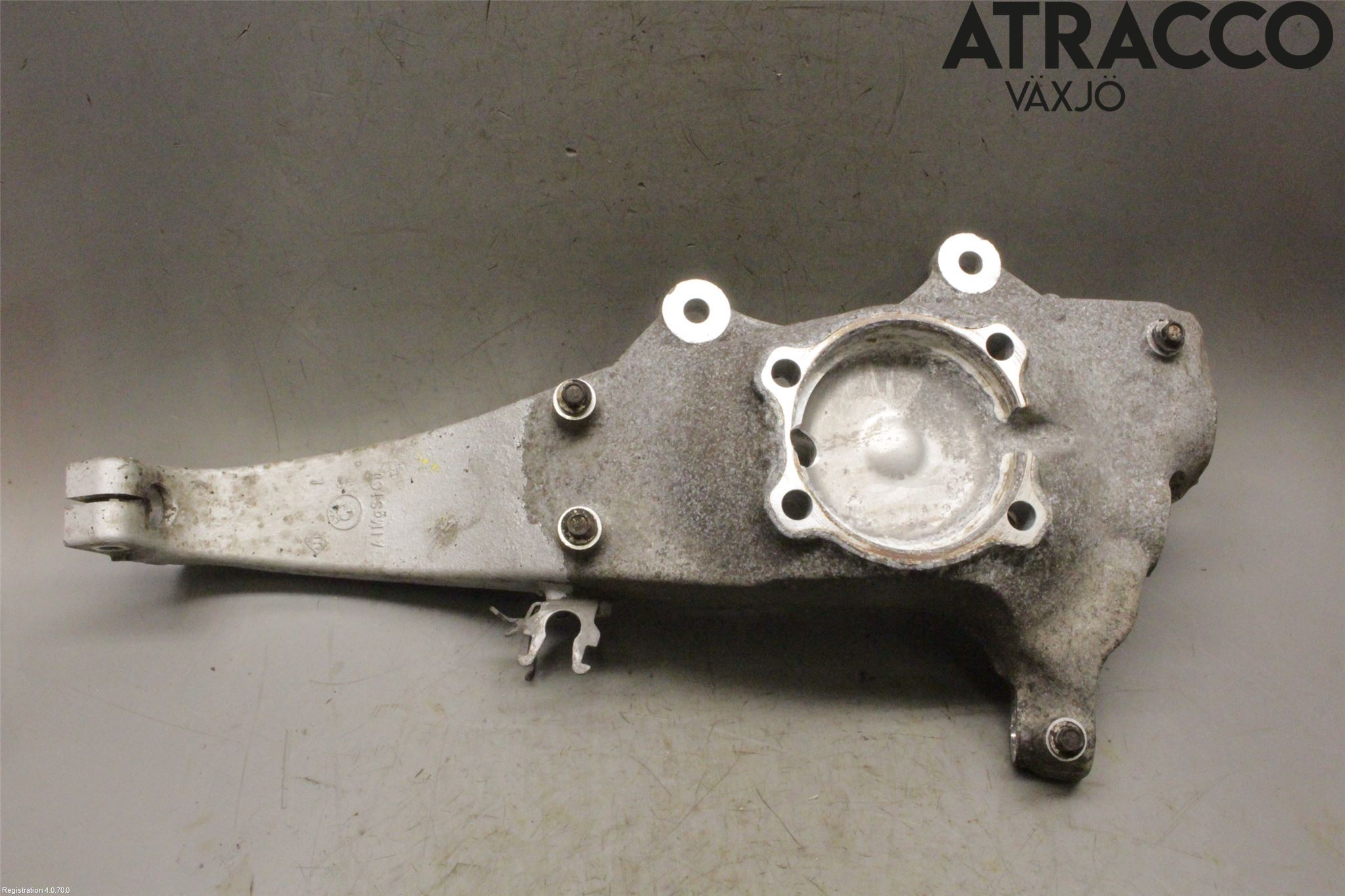 BMW 5 F10/F11/F18 09-17 Spindel Vf