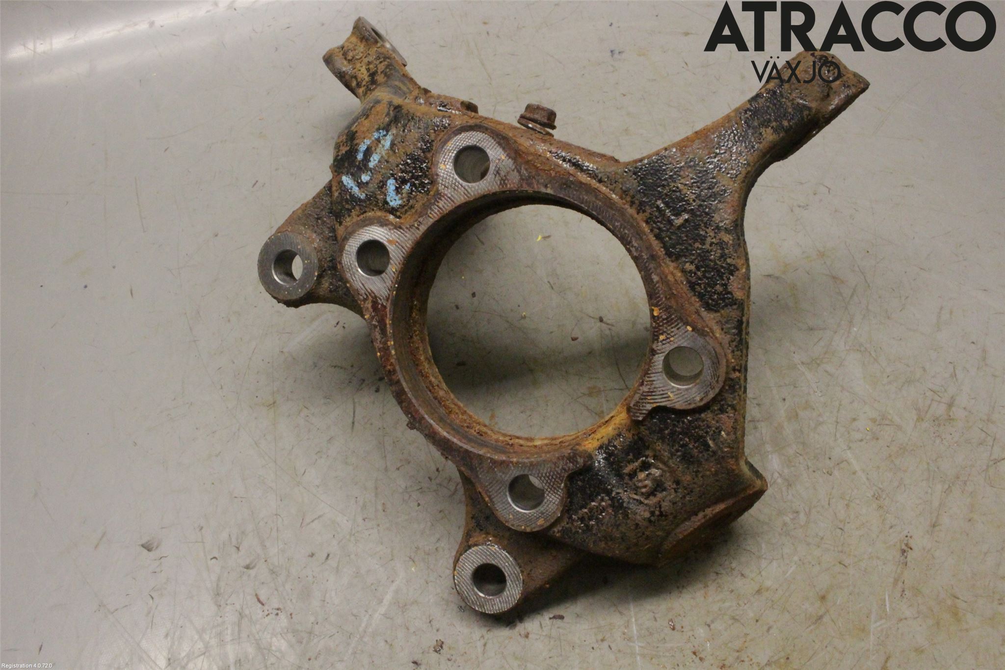 Toyota AURIS 13-19 Spindel Vf