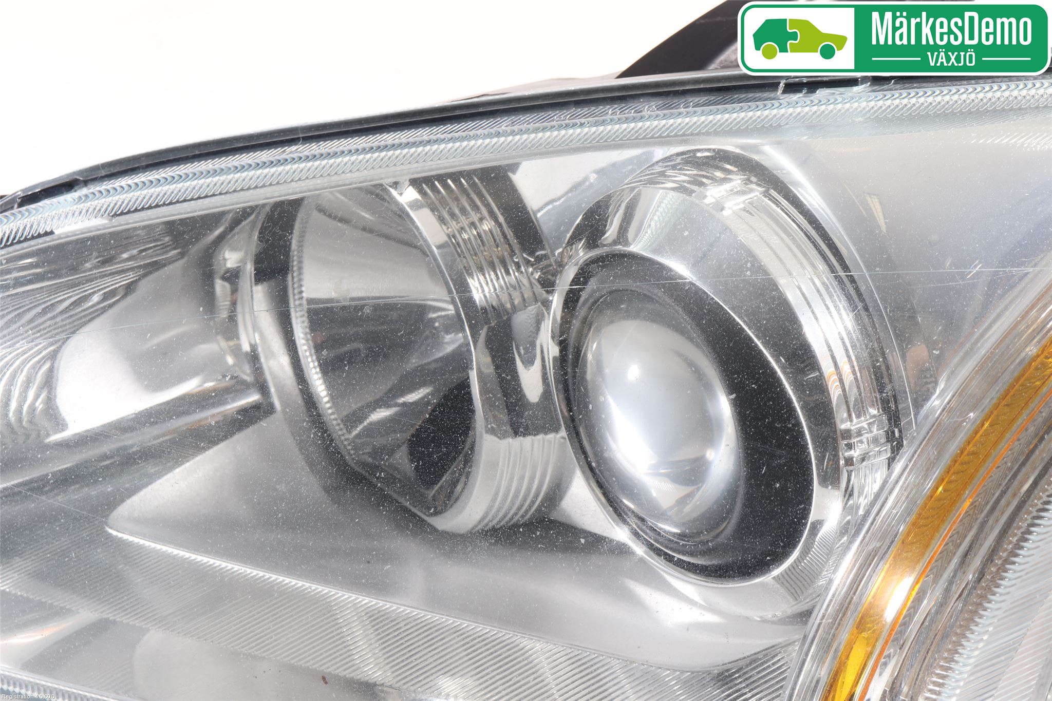 Ford FOCUS     04-07 Frontlykt Venstre