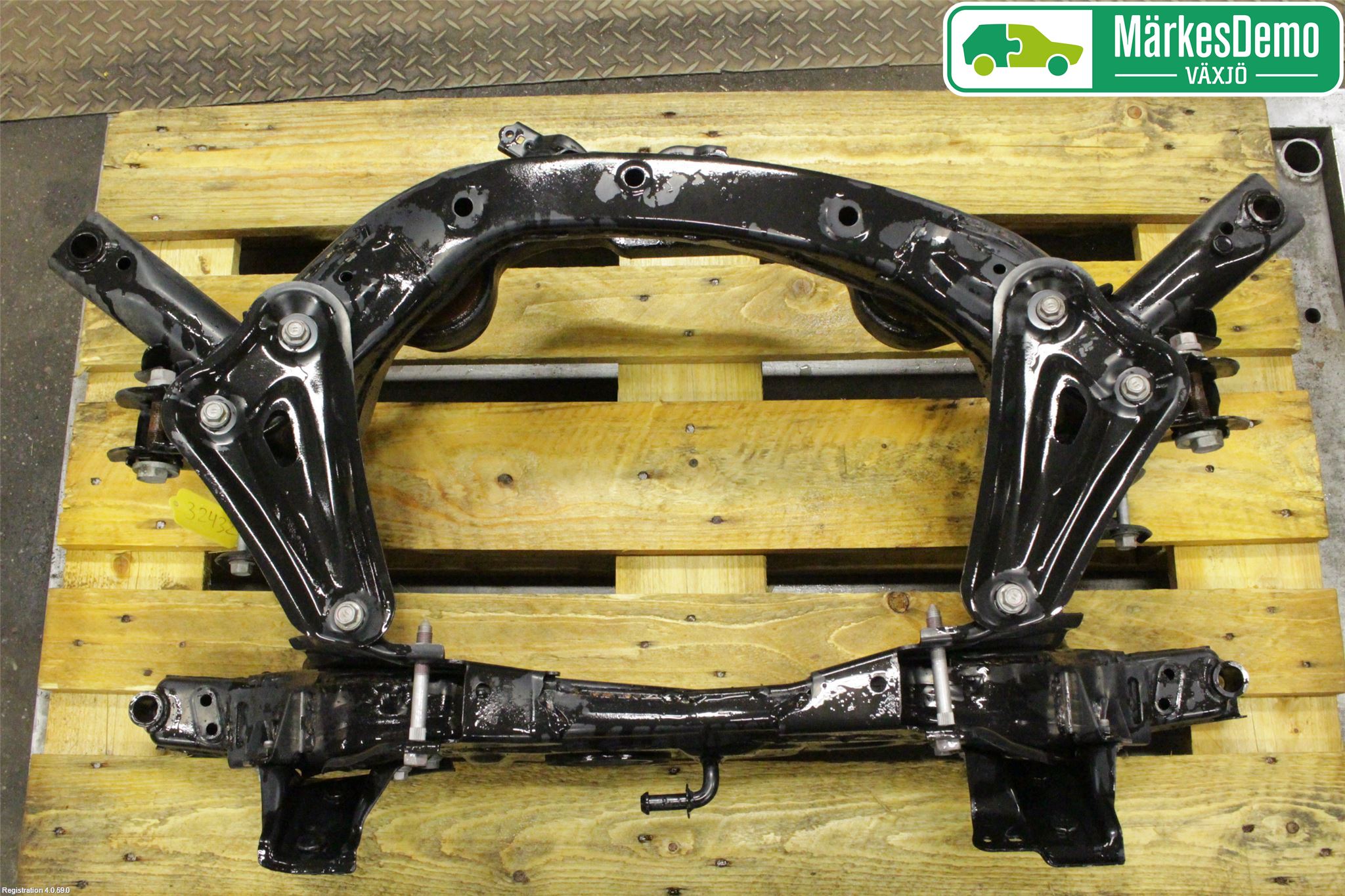 Toyota RAV4 13-18 Bakaksel Feste Travers-Ramme