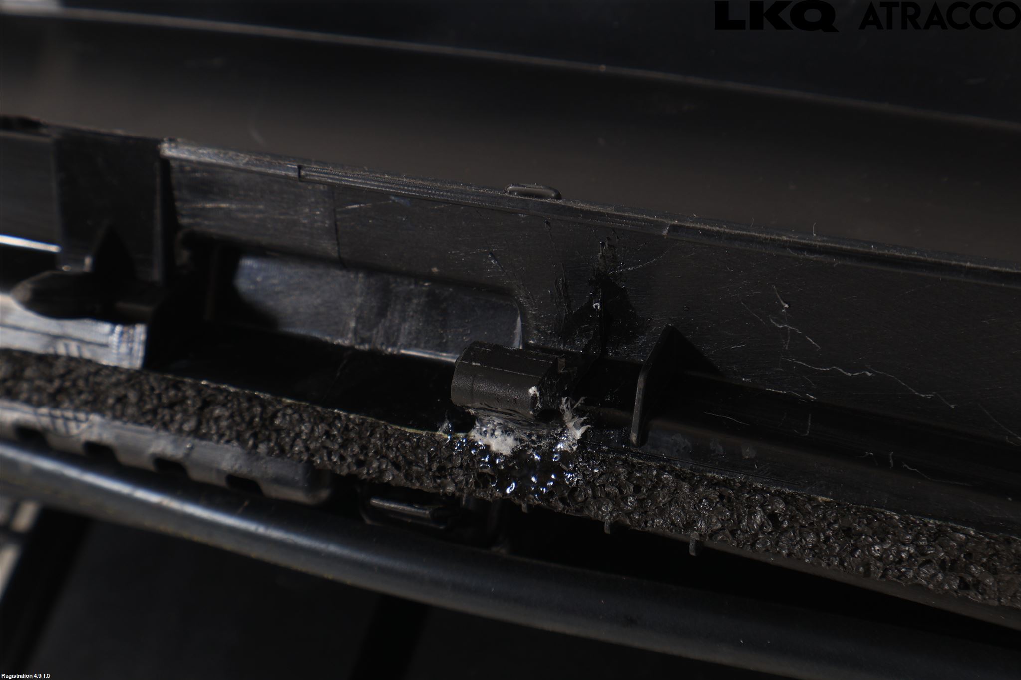 Toyota AYGO X AB70 22- Visker Deksel-Grill-Under Frr