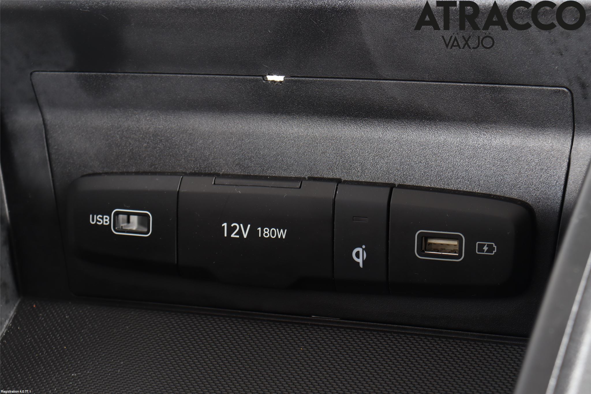 Hyundai TUCSON 05- Instrumentkonsoll Gulv