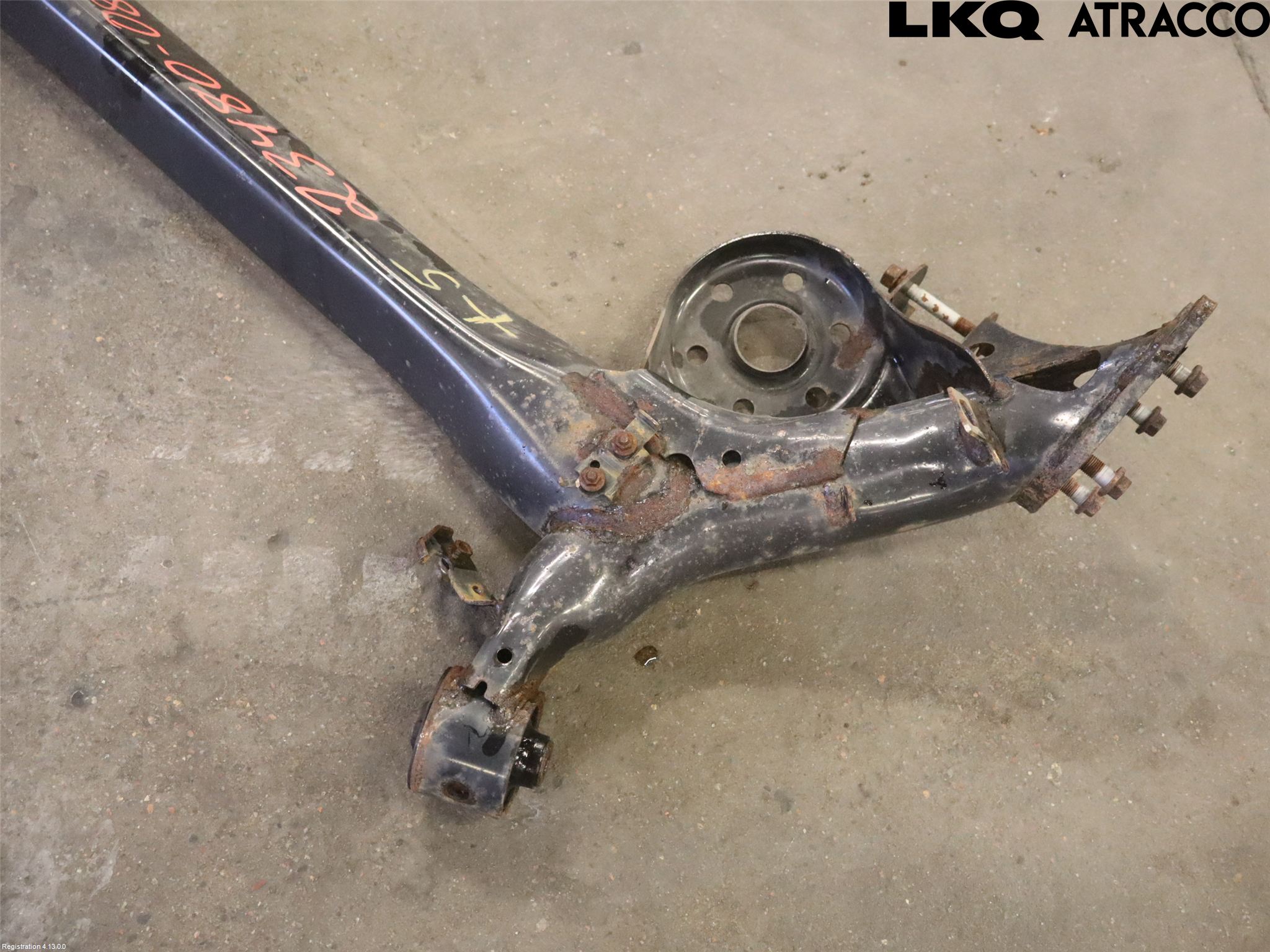 Toyota COROLLA 08-12 Bakaksel Feste Travers-Ramme