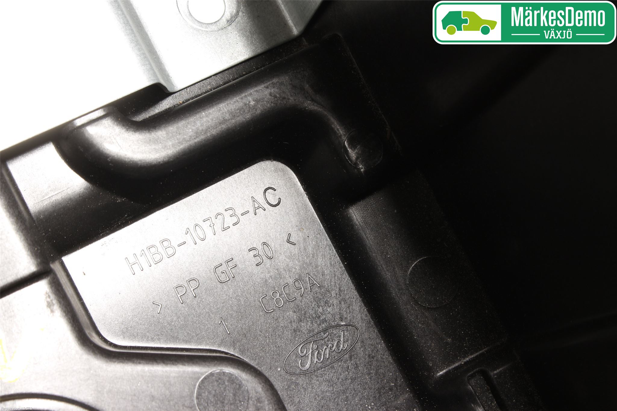 Ford FIESTA (VII) 18-23 Batterikasse - Feste - Holder