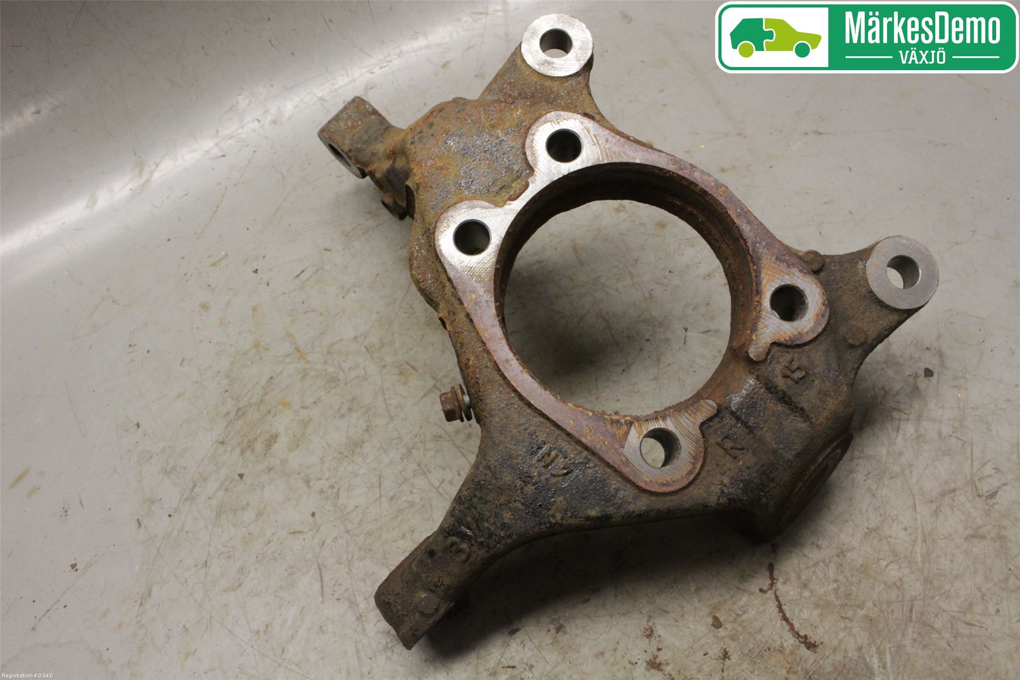 Toyota RAV4 13-18 Spindel Hf