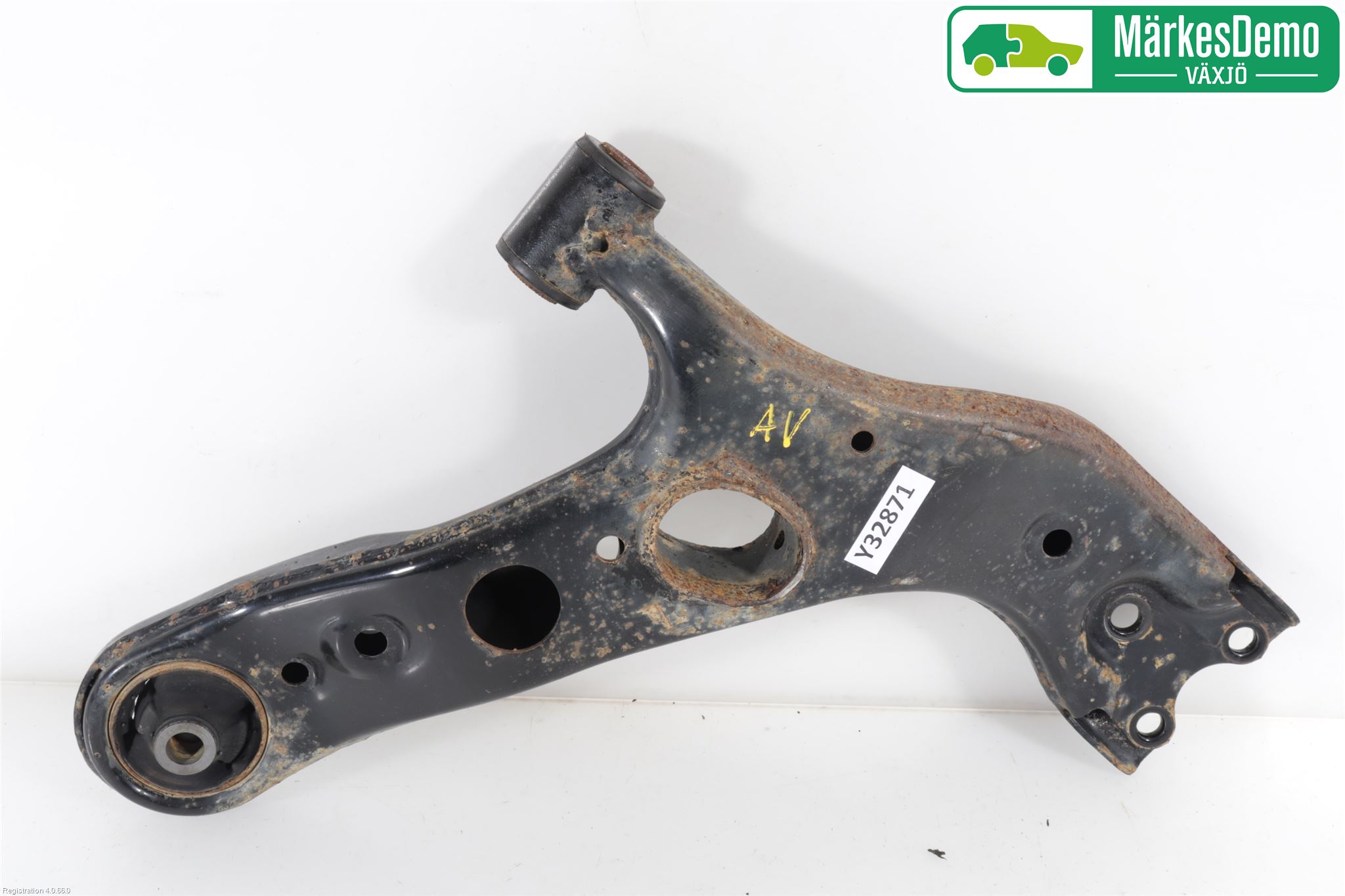 Toyota RAV4 13-18 Bærearm Foran Venstre Nedre
