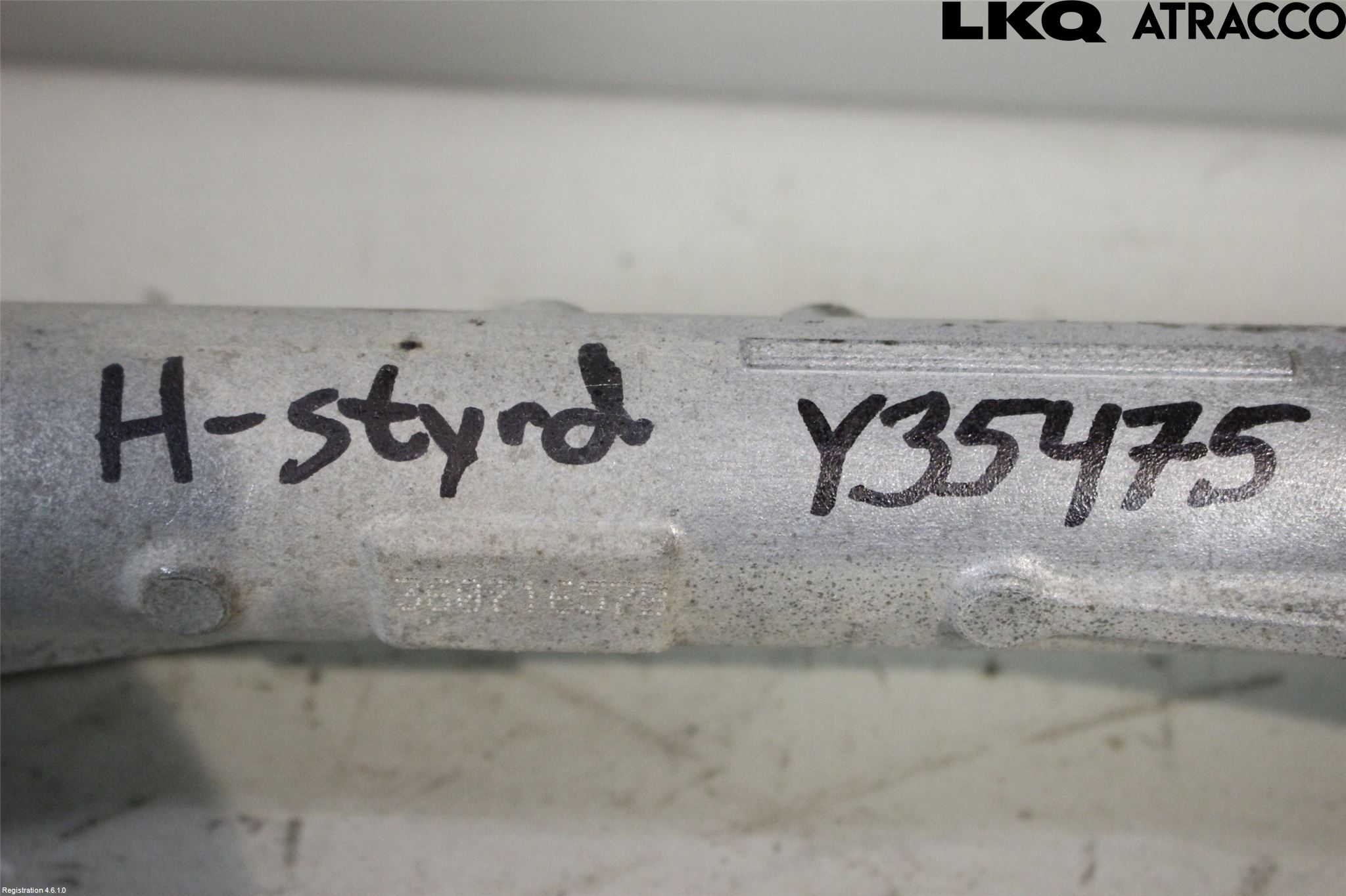 Toyota YARIS XP21 20- Snekke - Tannstang