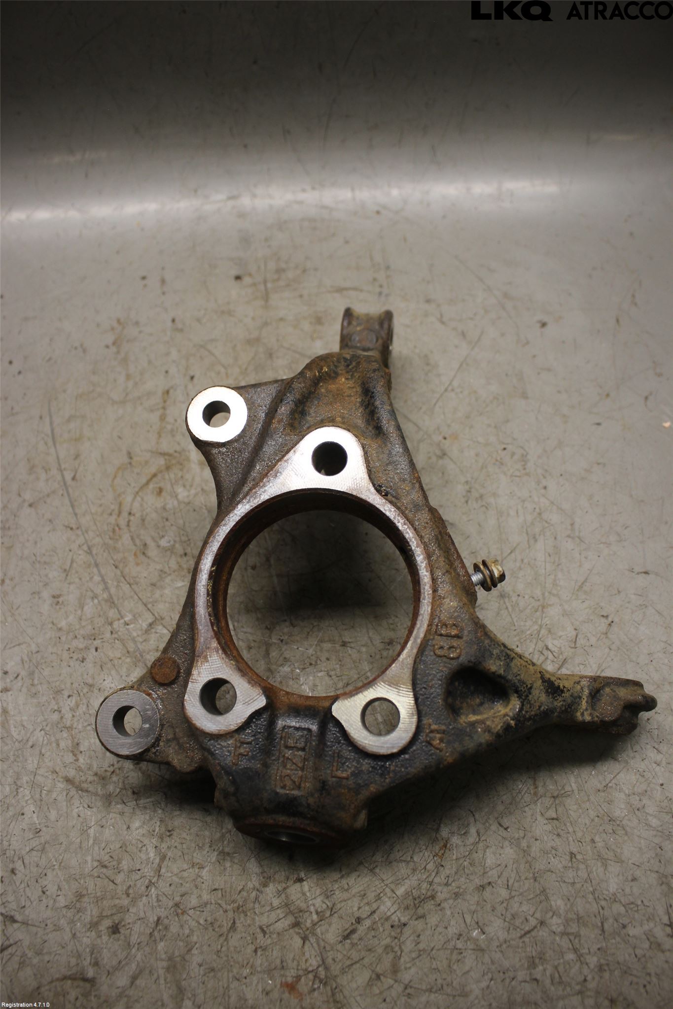 Toyota COROLLA CROSS XG10 22- Spindel Vf