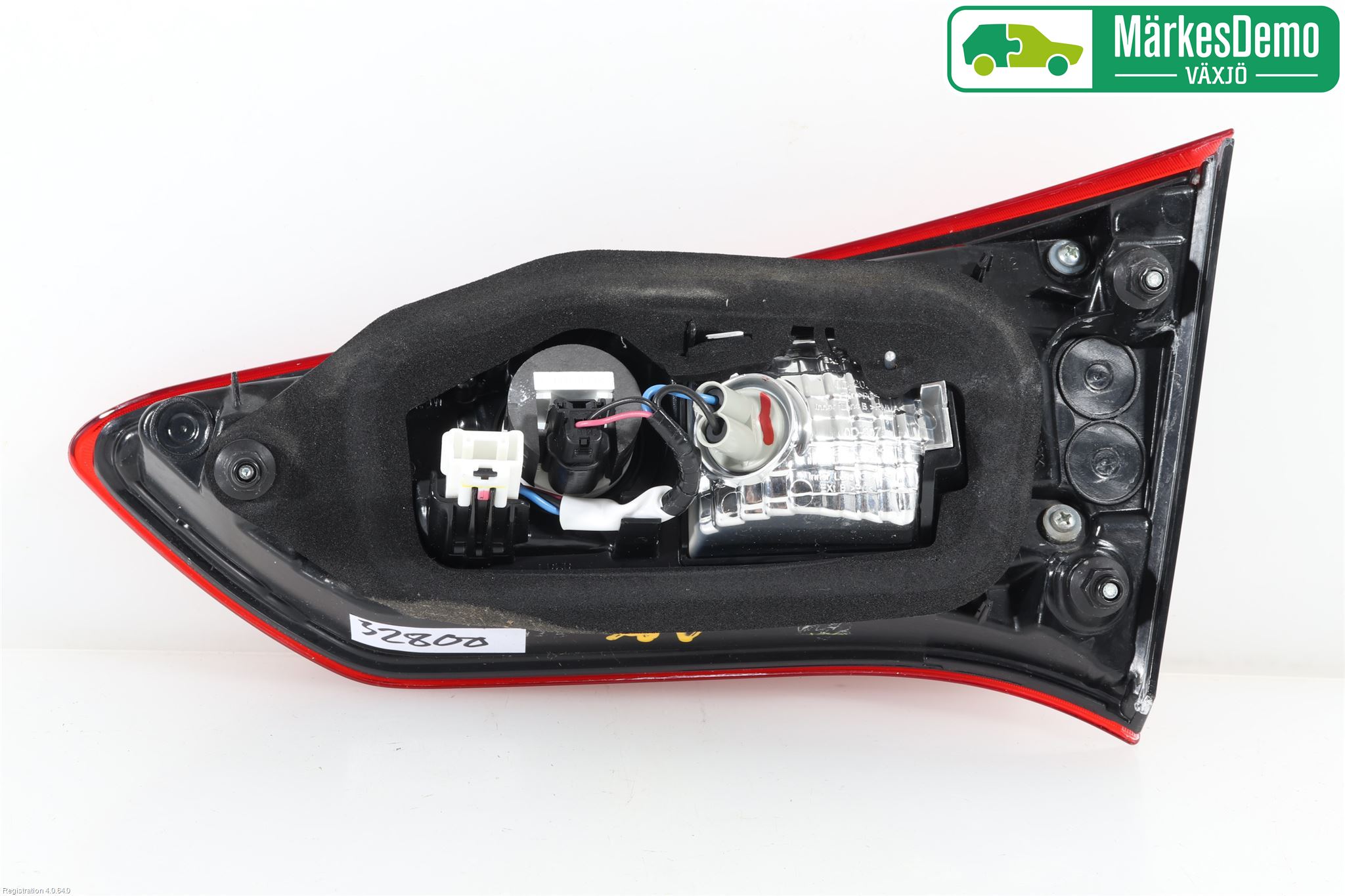 Toyota YARIS XP130 15-20 Baklykt Venstre  På Luke(Indre