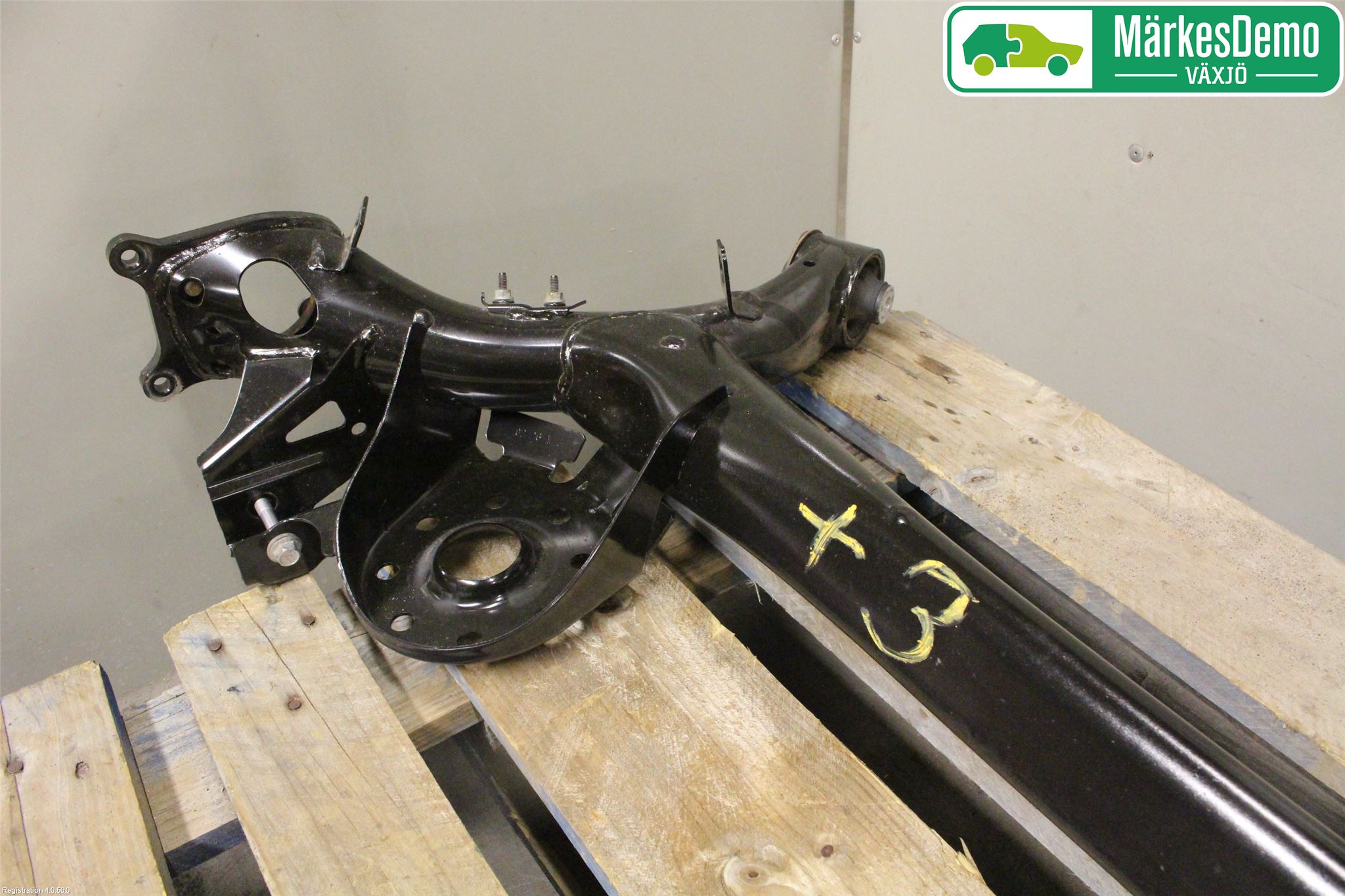 Toyota YARIS XP130 15-20 Bakaksel Feste Travers-Ramme