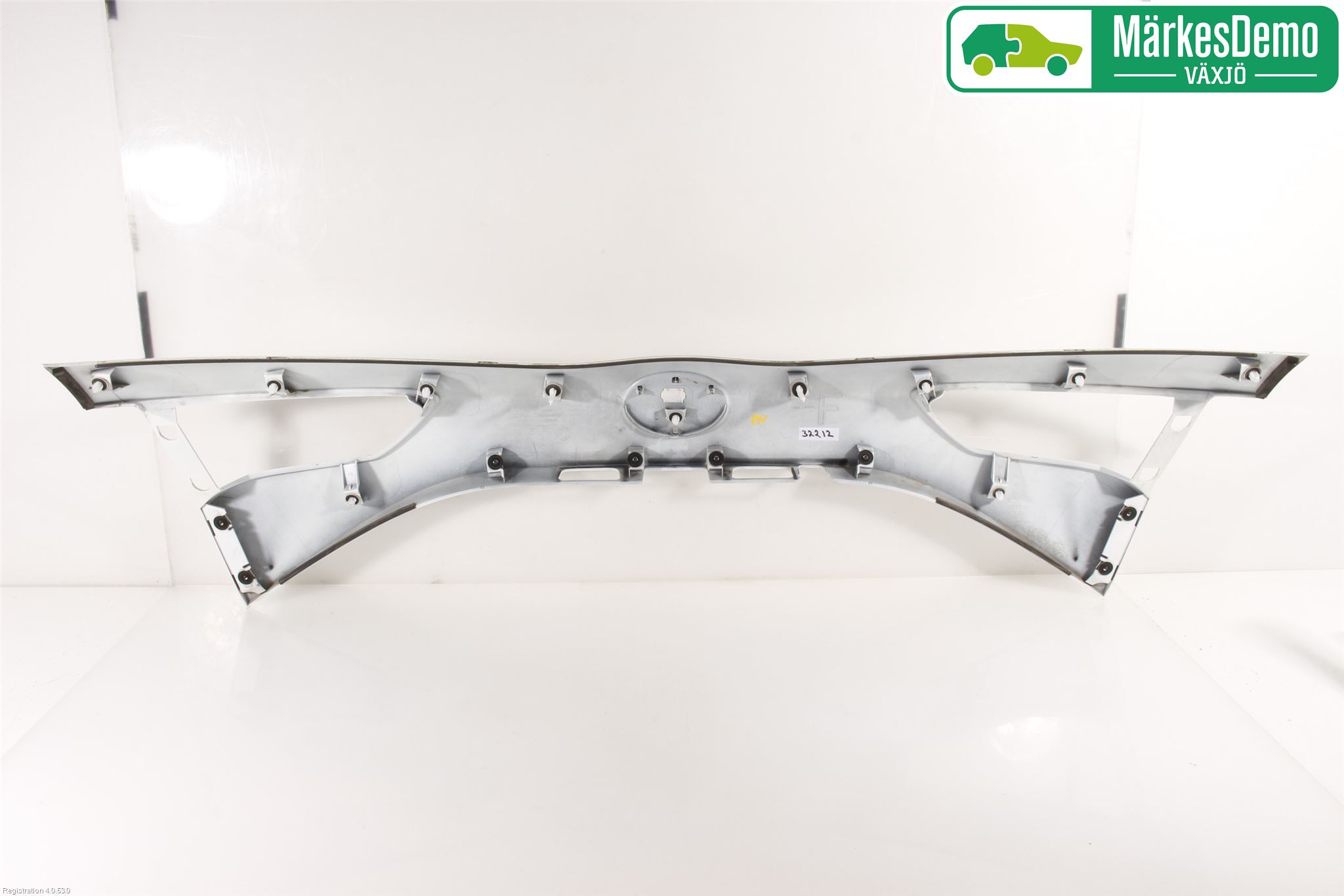 Toyota YARIS XP130 15-20 Refleksplate - Skiltplate